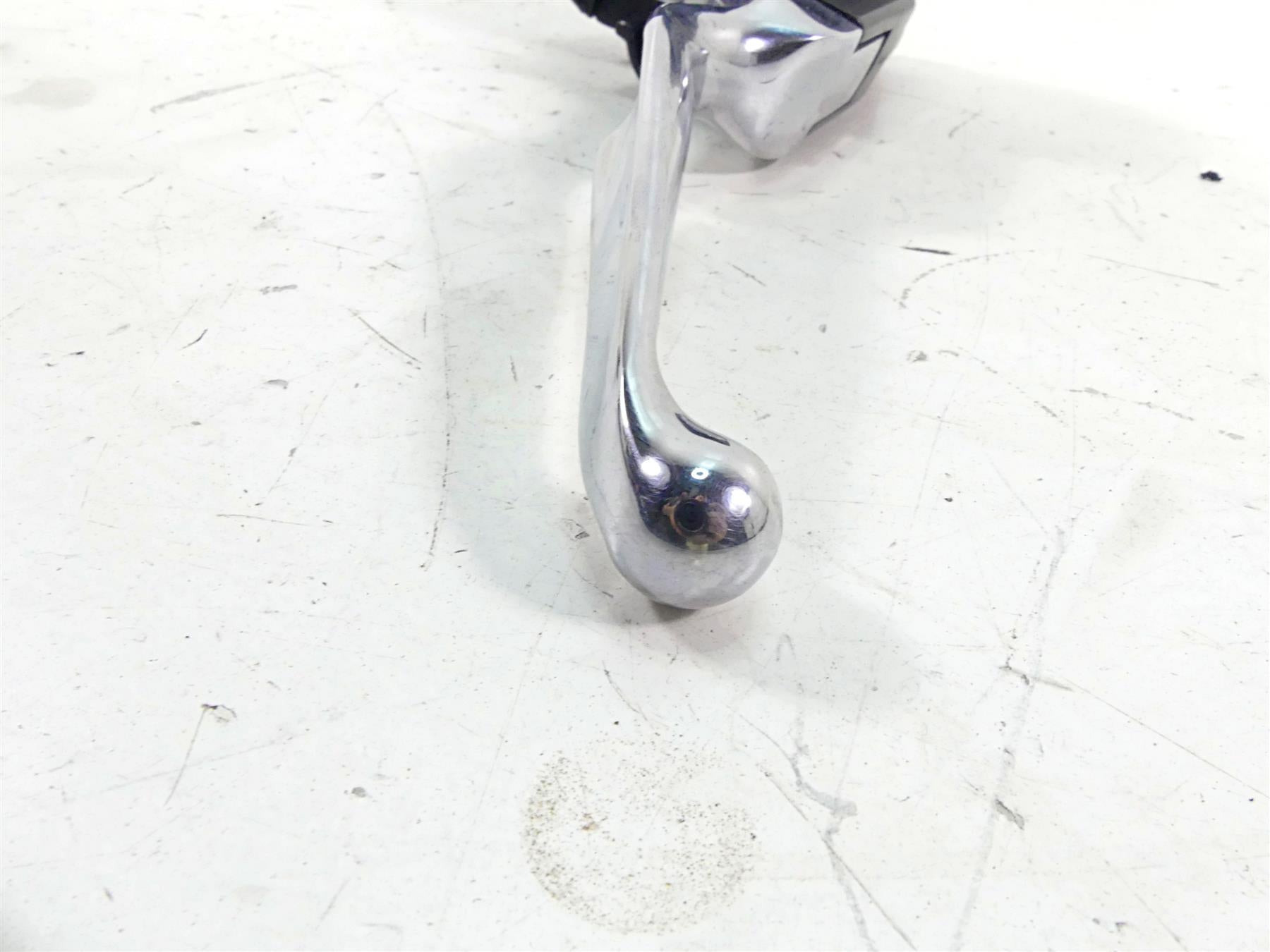 2002 Harley Touring FLHTC Electra Glide Front Brake Master Cylinder 41700737 {{ shop.shopifyCountryName }} - Mototech271