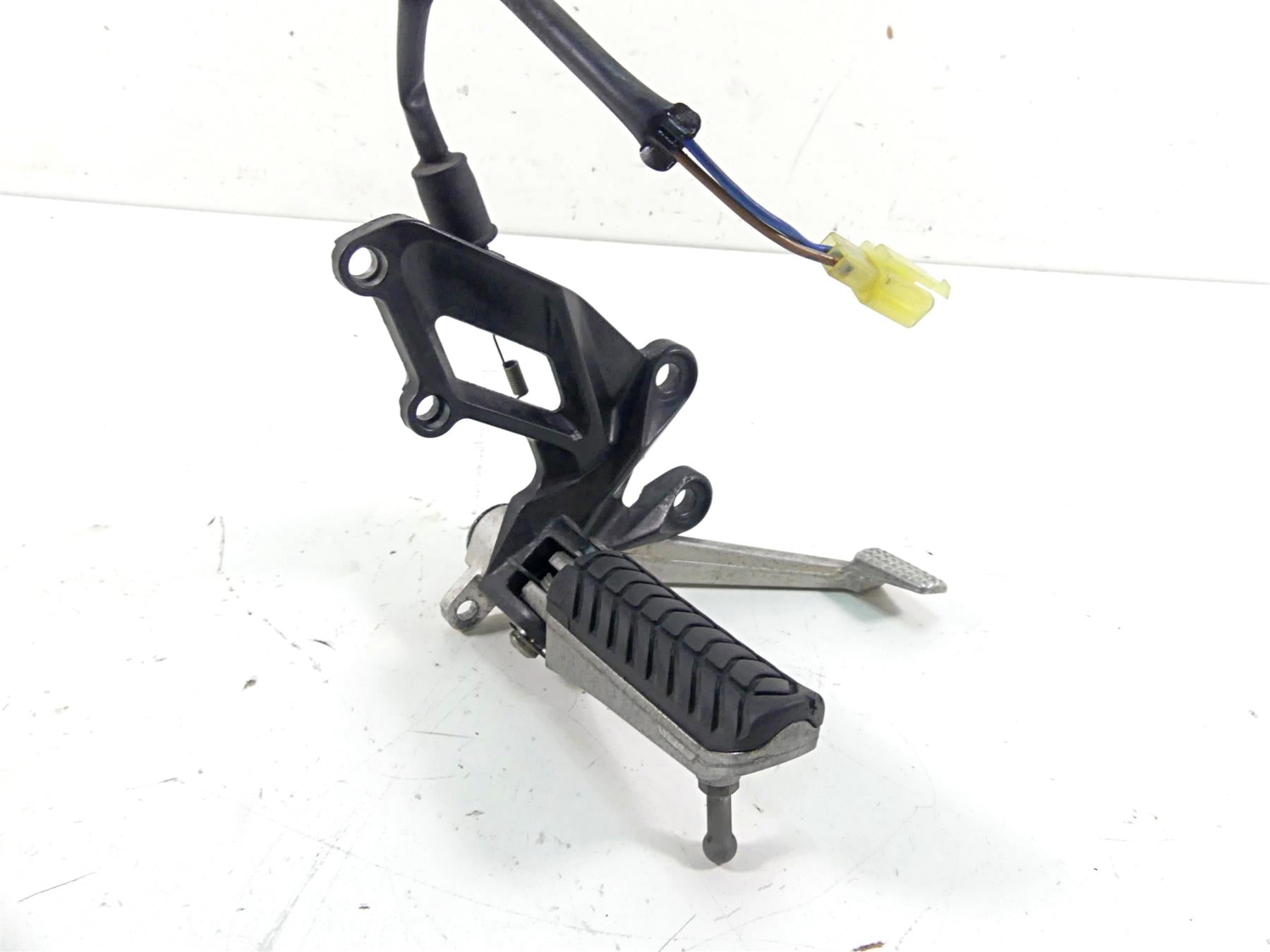 2010 Kawasaki ZX1400 ZX14 R Ninja Front Right Foot Peg & Brake Pedal 34028-0032 {{ shop.shopifyCountryName }} - Mototech271
