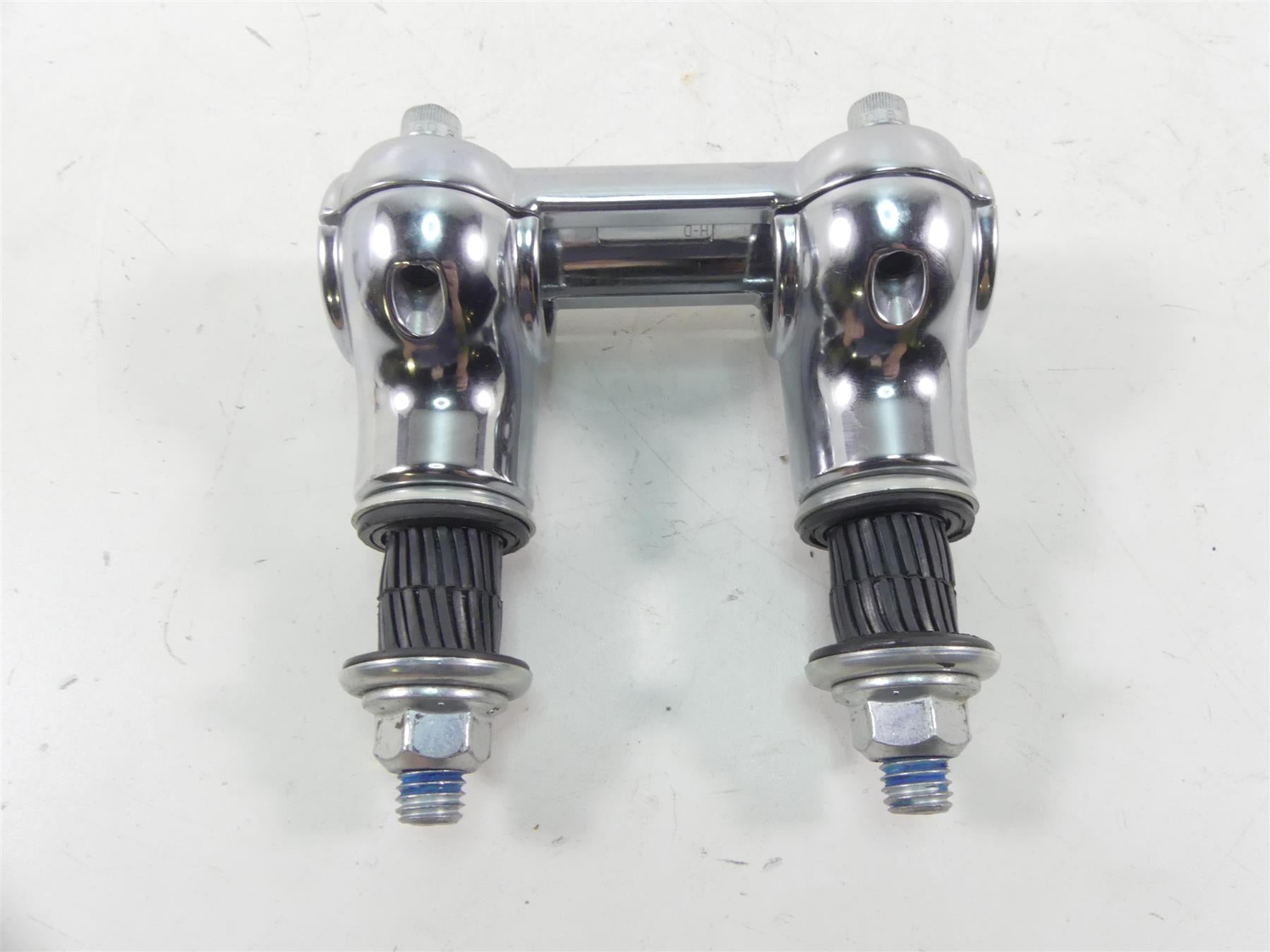 2018 Harley FLHC Softail Heritage Handlebar Handle Bar Clamp Riser Set 56998-09 {{ shop.shopifyCountryName }} - Mototech271