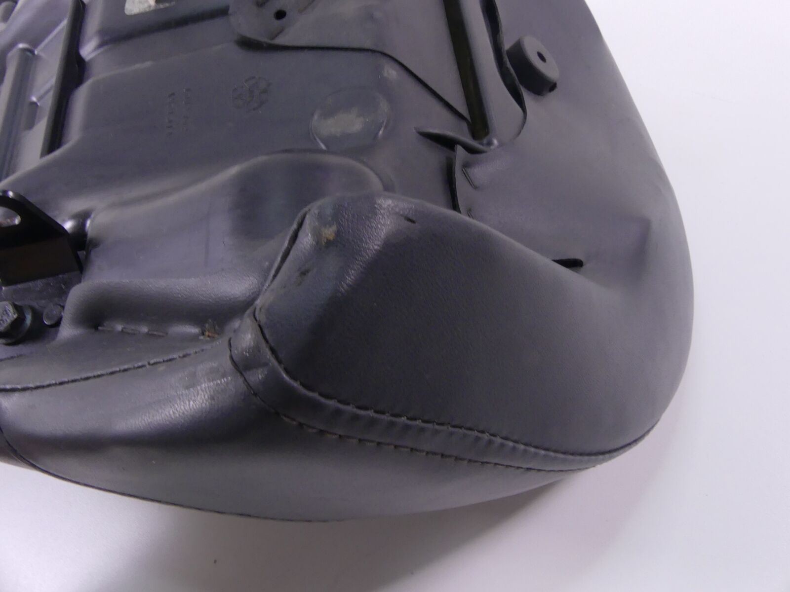 2012 Victory High Ball Driver Rider Seat Saddle - Read 2684101 {{ shop.shopifyCountryName }} - Mototech271