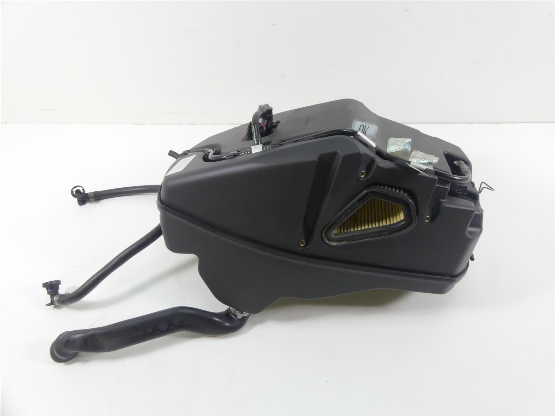 2010 Ducati Streetfighter 1098 S Air Box Cleaner Breather & Injectors 44211393B | Mototech271