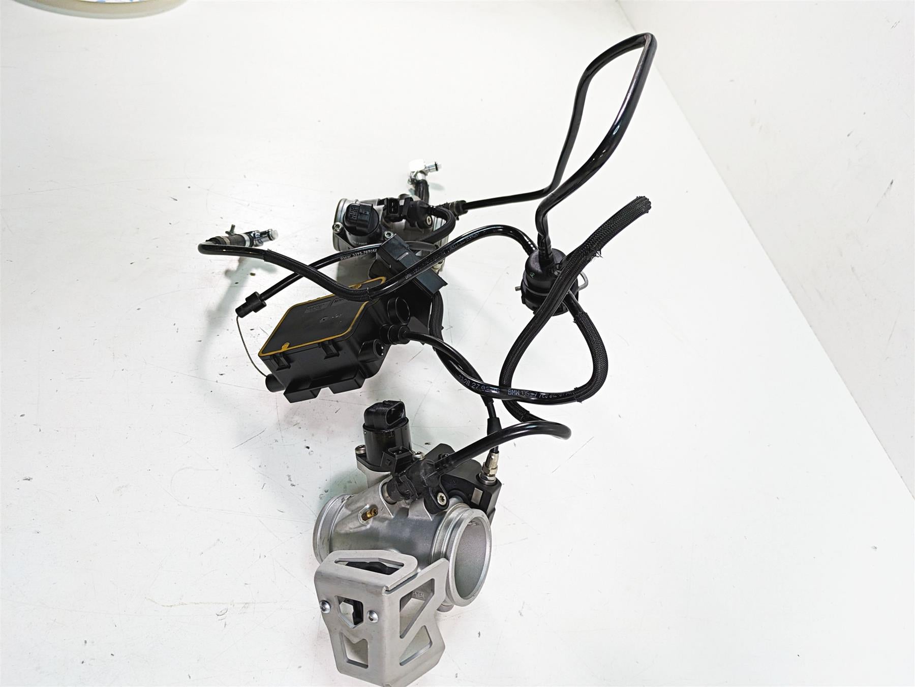 2007 BMW R1200GS K255 Adv Throttle Body Bodies Set & Cables - Read 13547672731 {{ shop.shopifyCountryName }} - Mototech271