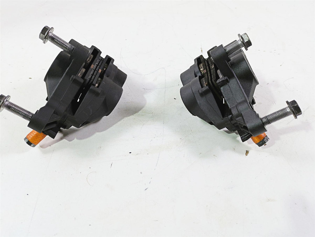 2013 Triumph Tiger 1215 Explorer Front Brake Caliper Abs Set T2020955 T2020965 {{ shop.shopifyCountryName }} - Mototech271