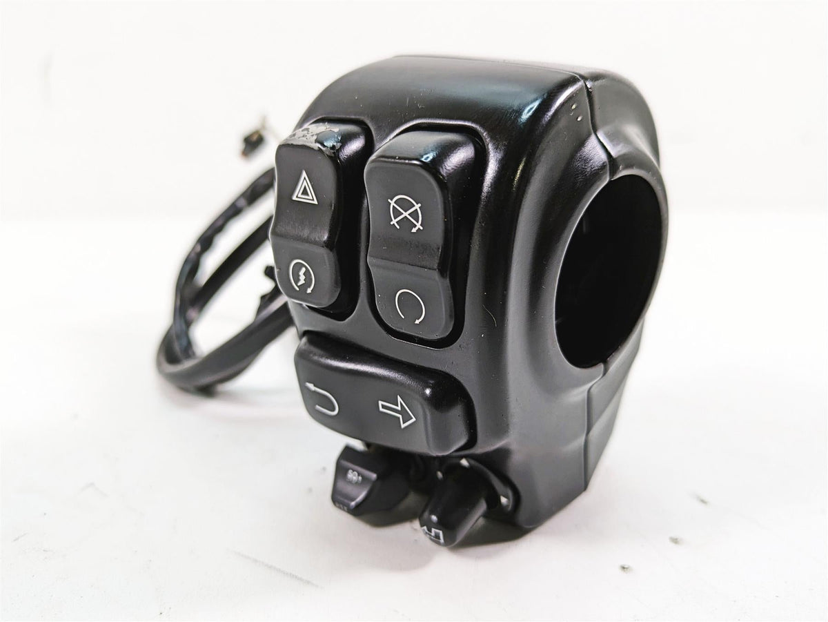 2018 Harley Touring FLHXSE CVO Street Glide Right Hand Control Switch 71500083C {{ shop.shopifyCountryName }} - Mototech271