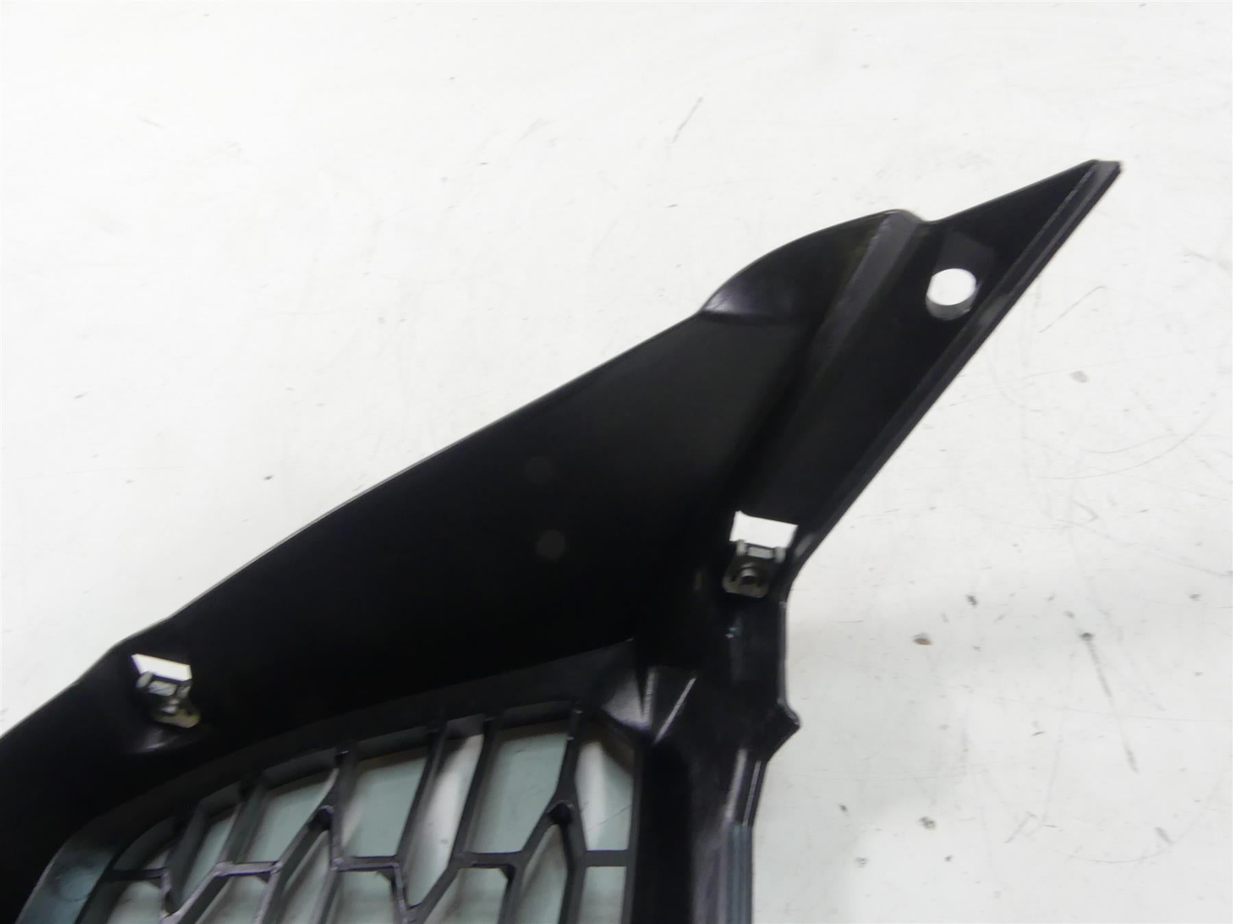 2021 Aprilia RS 660 Lower Bug Spoiler Cover Grill Guard Plastic 2B006625 {{ shop.shopifyCountryName }} - Mototech271