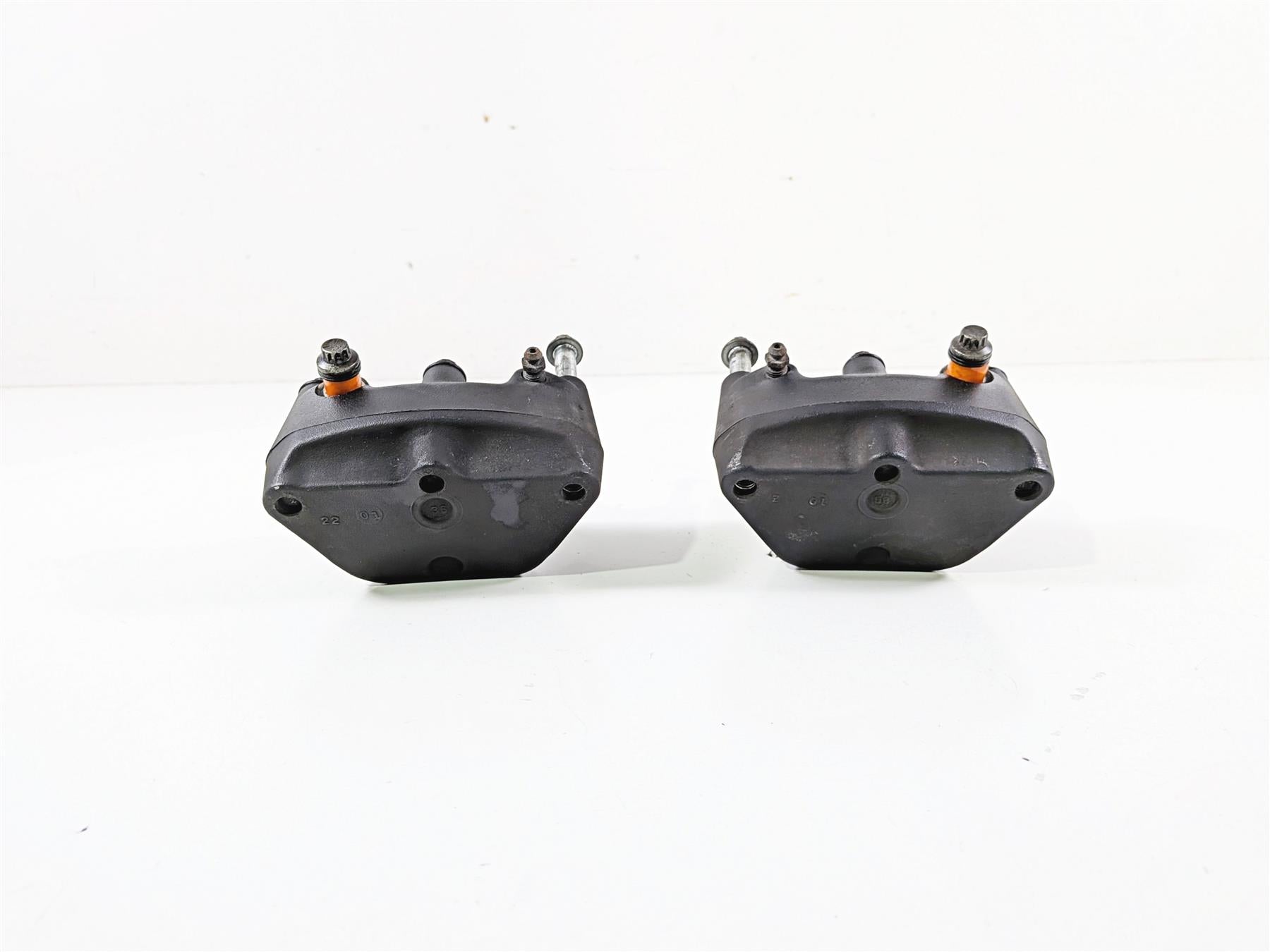 2001 Harley FLHRCI Road King Front Brake Caliper Set 44023-00C 44046-00D {{ shop.shopifyCountryName }} - Mototech271