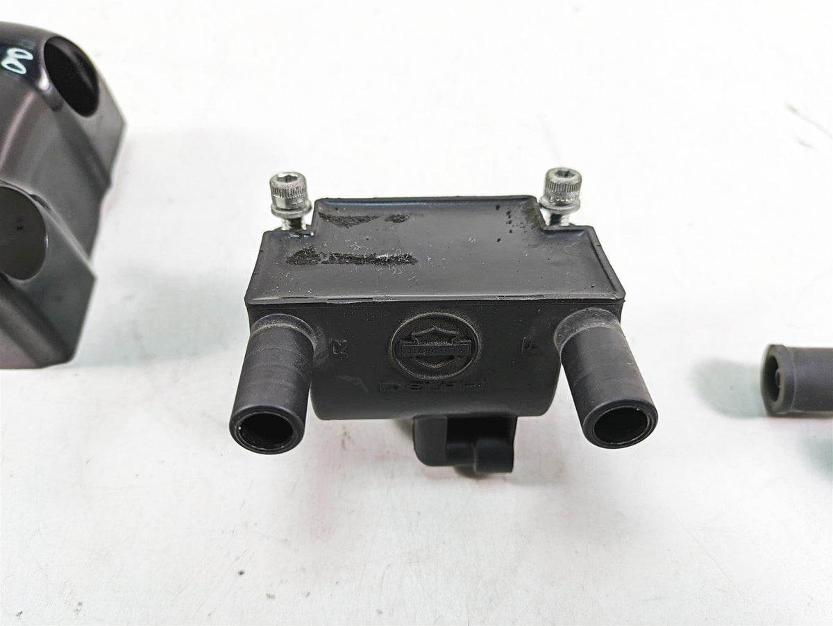 2009 Harley Softail FLSTSB Cross Bones Ignition Coil & Cover 31696-07A {{ shop.shopifyCountryName }} - Mototech271