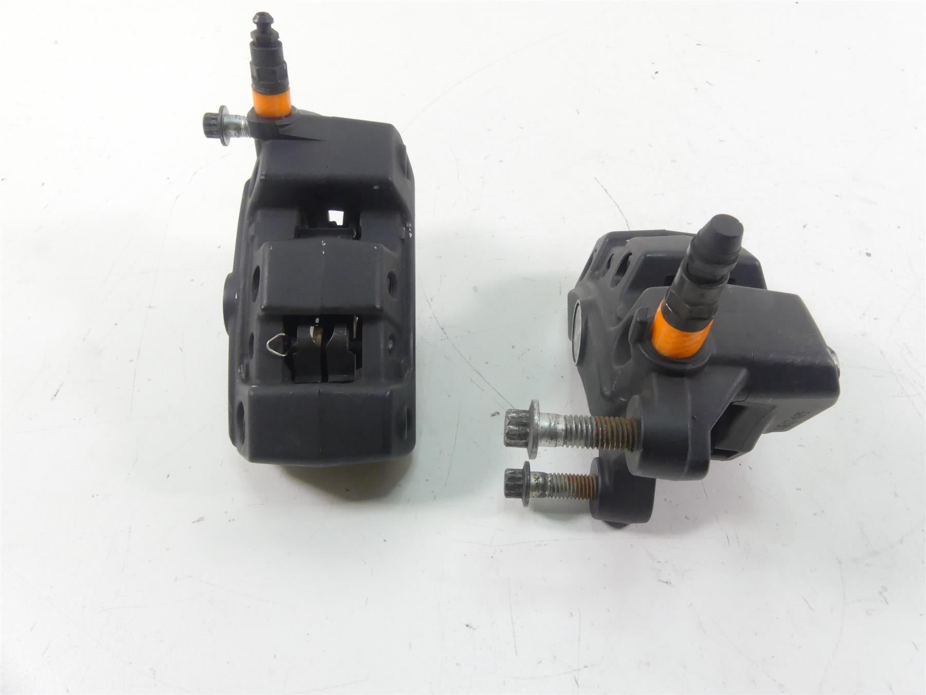 2012 Harley Touring FLHTP Electra Glide Front Brake Calipers 43027-08 44023-08 {{ shop.shopifyCountryName }} - Mototech271