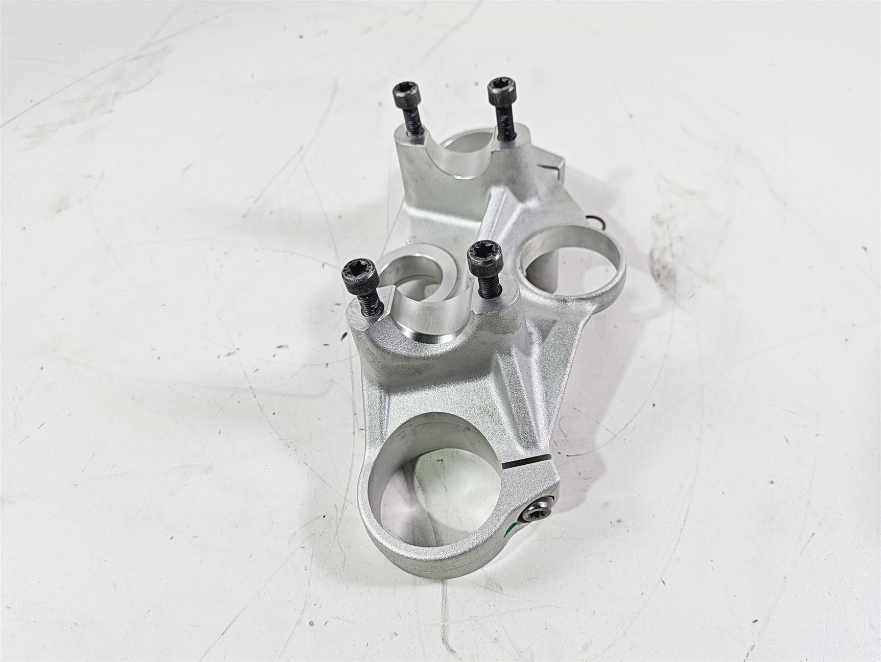 2016 BMW R1200RS K54 Upper Triple Tree Steering Clamp 31428525324 {{ shop.shopifyCountryName }} - Mototech271