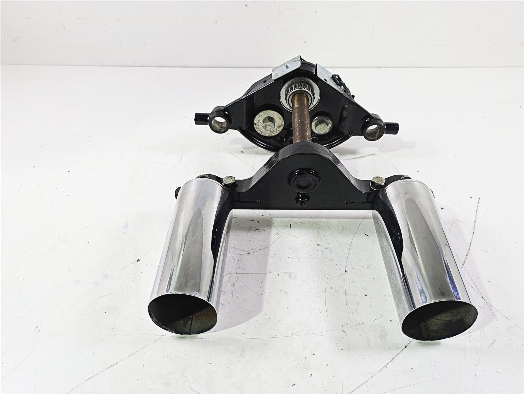 2007 Harley Touring FLHTCU SE CVO E-Glide Upper Lower Triple Tree Set 45446-87A {{ shop.shopifyCountryName }} - Mototech271