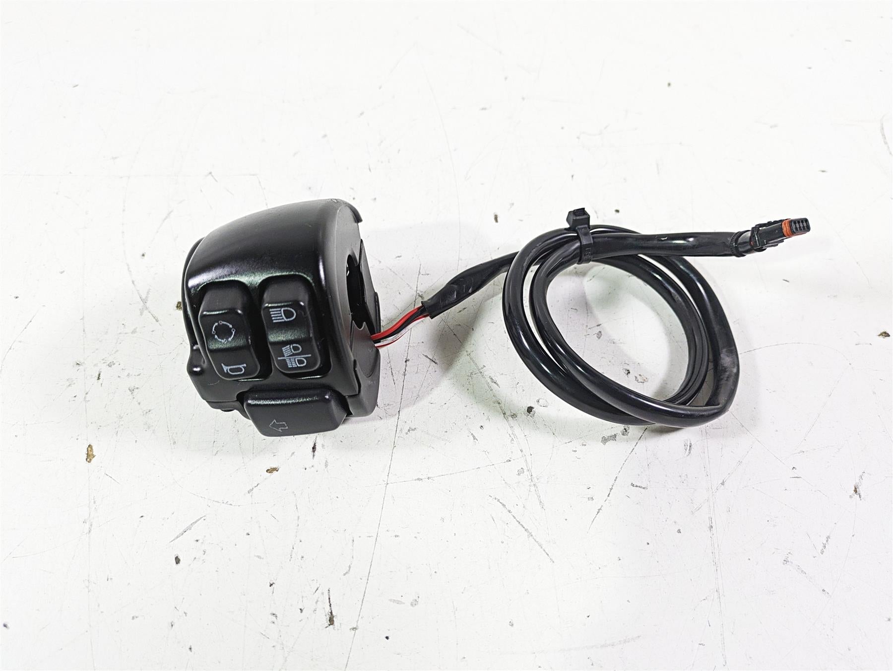 2021 Harley Softail FLSL Slim Left Hand Control Switch 71500292 {{ shop.shopifyCountryName }} - Mototech271