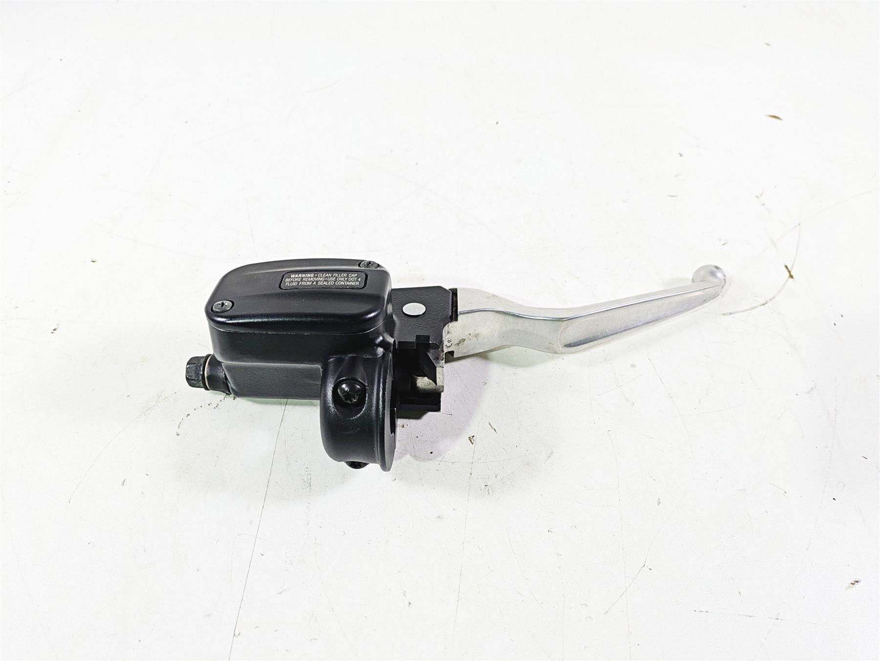 2018 Harley Softail FXFBS Fat Bob Front Brake Master Cylinder 5/8" 41700492 {{ shop.shopifyCountryName }} - Mototech271