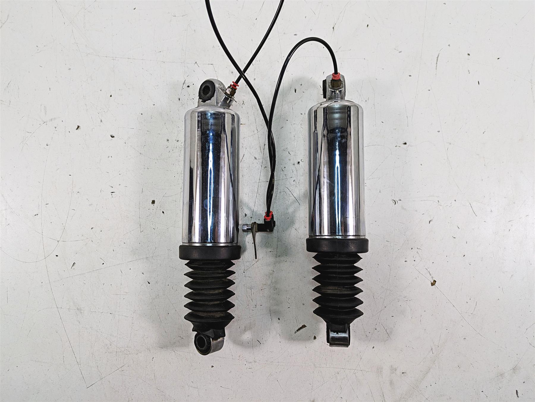 2008 Harley FLHTCU Electra Glide Rear Chrome Air Shock Damper 12" Set {{ shop.shopifyCountryName }} - Mototech271