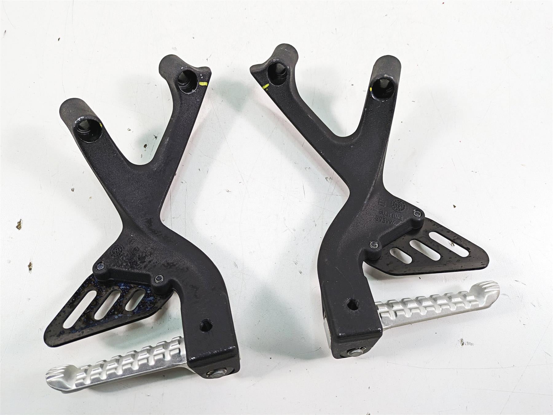 2020 Aprilia Tuono V4 Factory Passenger Footpeg Foot Peg Set 2B005866 2B005867 {{ shop.shopifyCountryName }} - Mototech271
