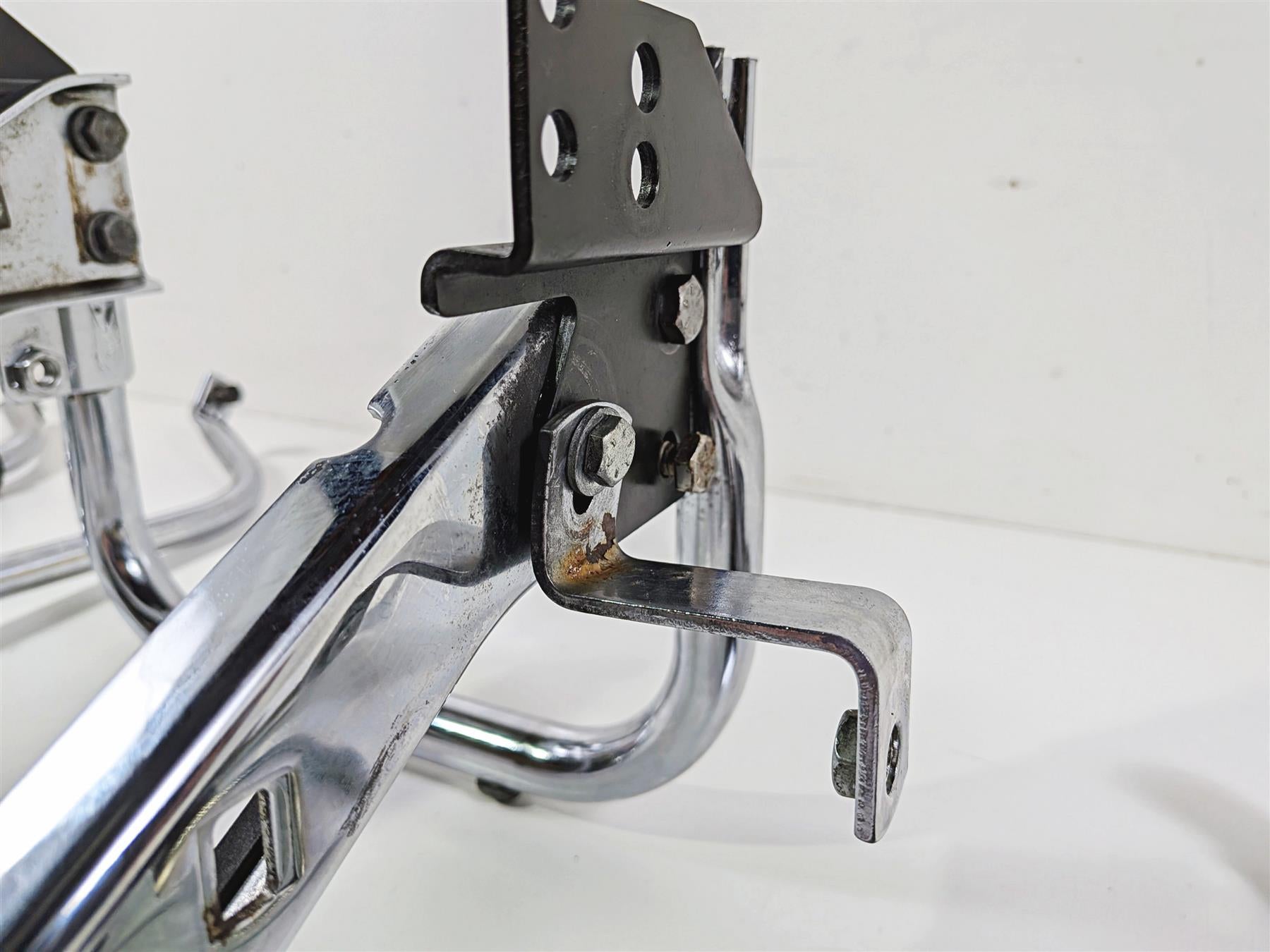 1993 Harley Touring FLHTCU Electra Glide Saddlebag Rail Guard Set 49193-93 {{ shop.shopifyCountryName }} - Mototech271