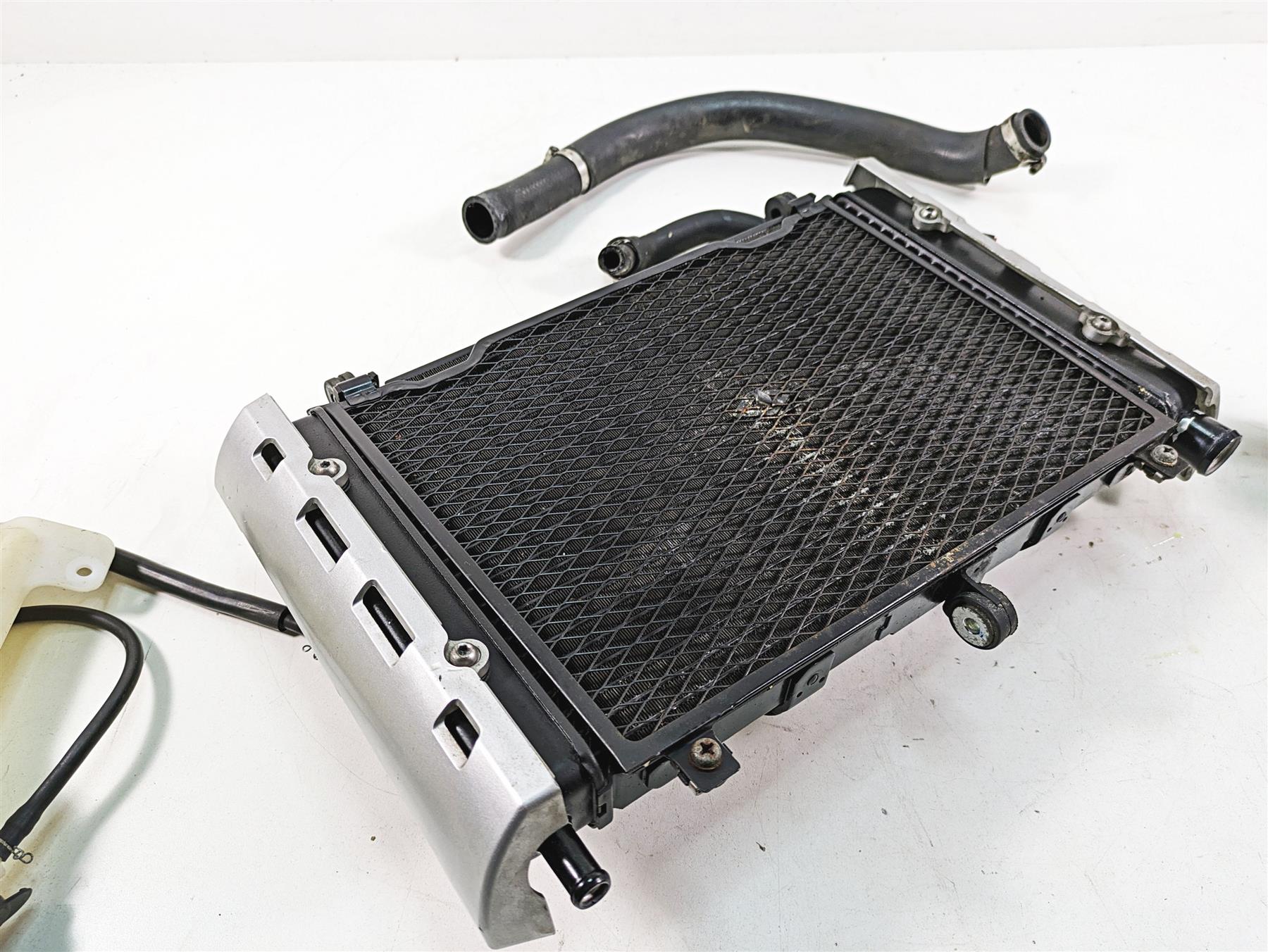 2002 Yamaha FZ1 FZS1000 Fazer Radiator Fan Reservoir Hoses Set 5LV-12461-00-00 {{ shop.shopifyCountryName }} - Mototech271