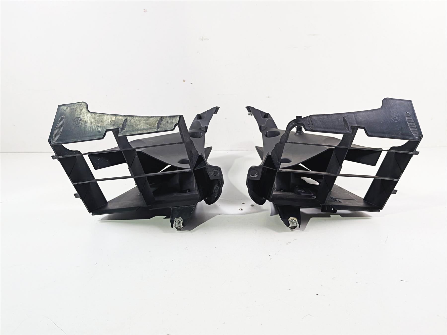 2016 BMW R1200RT RT RTW K52 Radiator Inlet Cover Fairing Shroud 46637728668 {{ shop.shopifyCountryName }} - Mototech271