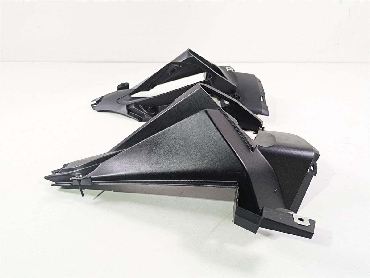 2016 BMW R1200RT K52 Front Blinker Side Cover Fairing Set 46637728815 {{ shop.shopifyCountryName }} - Mototech271