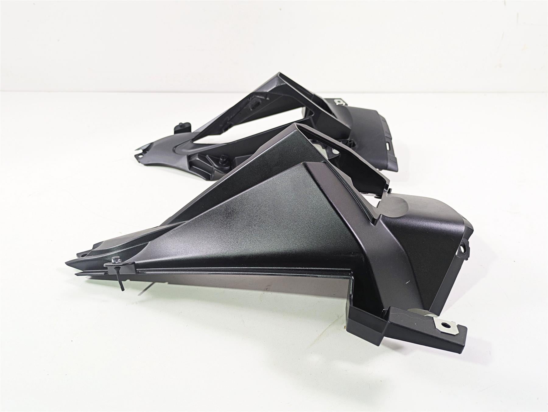2016 BMW R1200RT K52 Front Blinker Side Cover Fairing Set 46637728815 {{ shop.shopifyCountryName }} - Mototech271