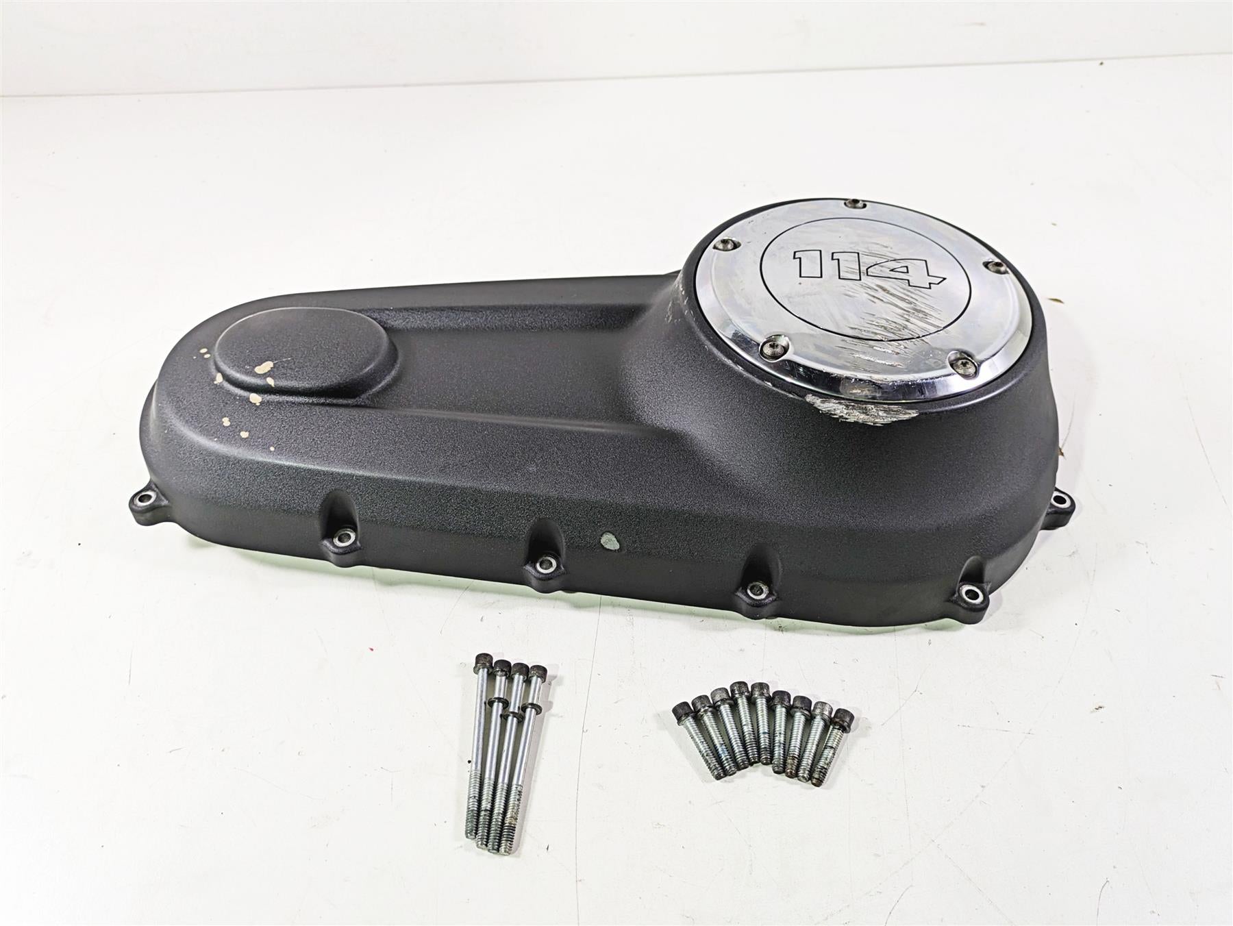 2018 Harley Softail FXFBS Fat Bob Outer Primary Drive Clutch Cover 25700559 {{ shop.shopifyCountryName }} - Mototech271
