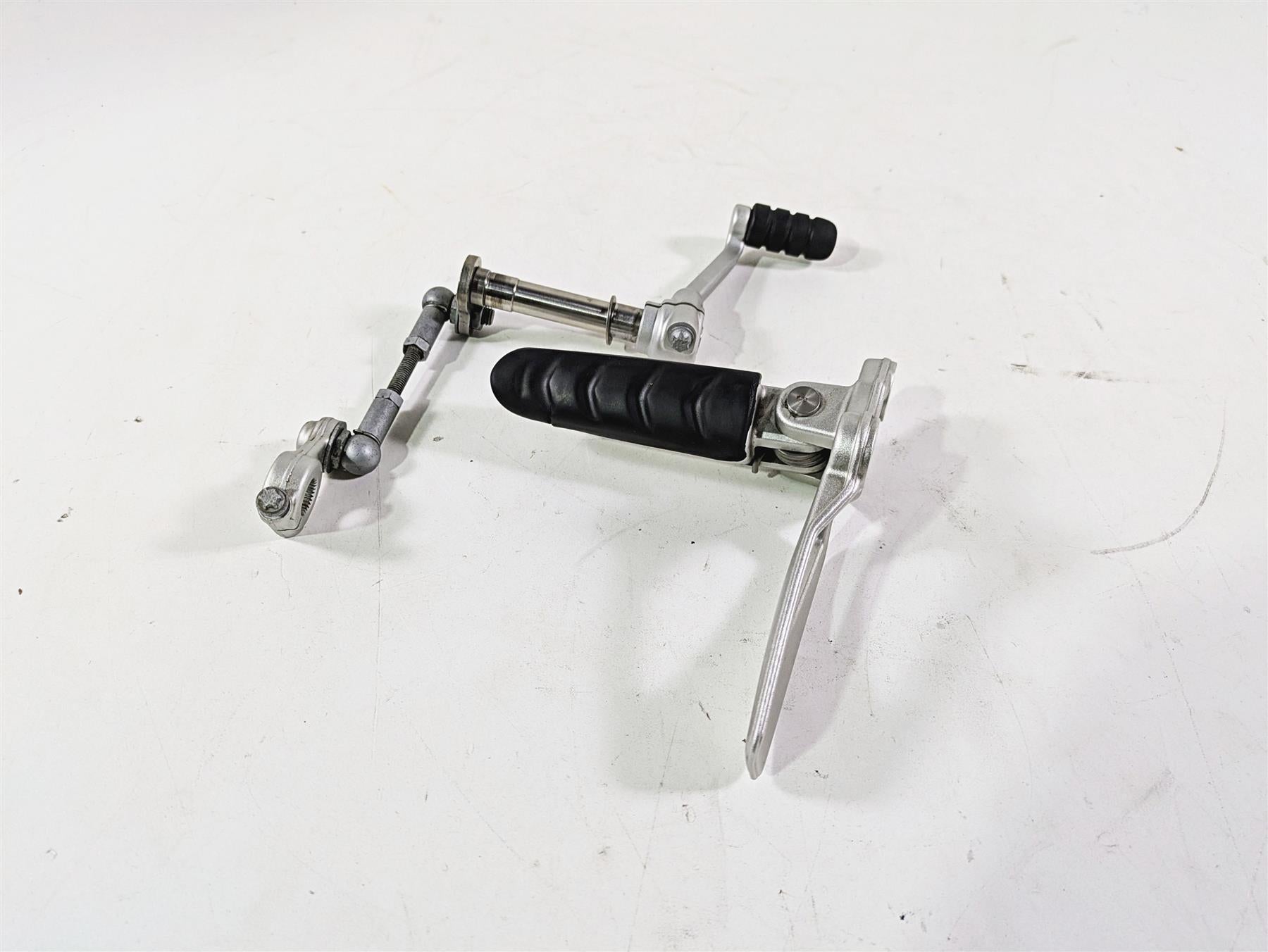 2012 BMW R1200R K27 Left Rider Footpeg & Shifter Set 46717700913 23417671065 {{ shop.shopifyCountryName }} - Mototech271