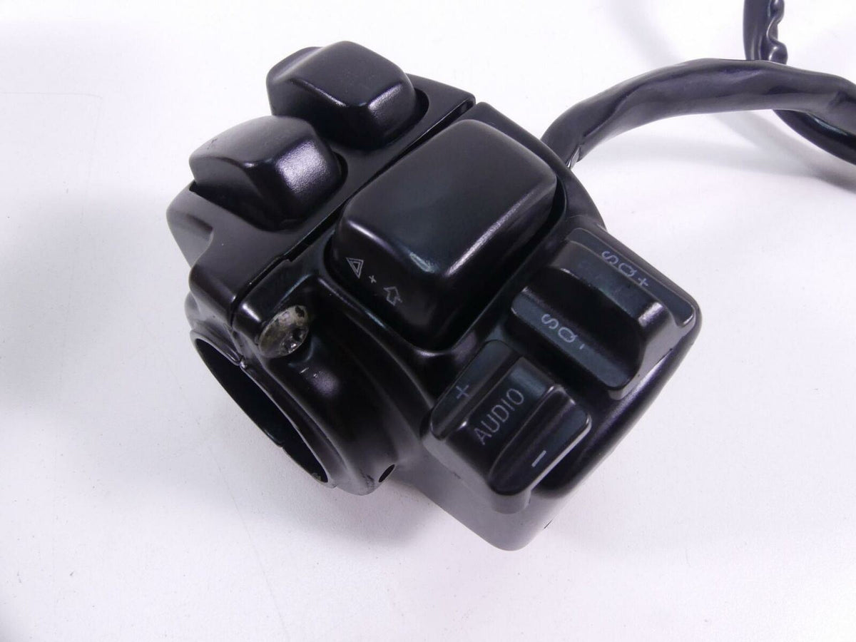2006 Harley Touring FLHTCUI Electra Glide Left Audio Control Switch 71682-06A {{ shop.shopifyCountryName }} - Mototech271