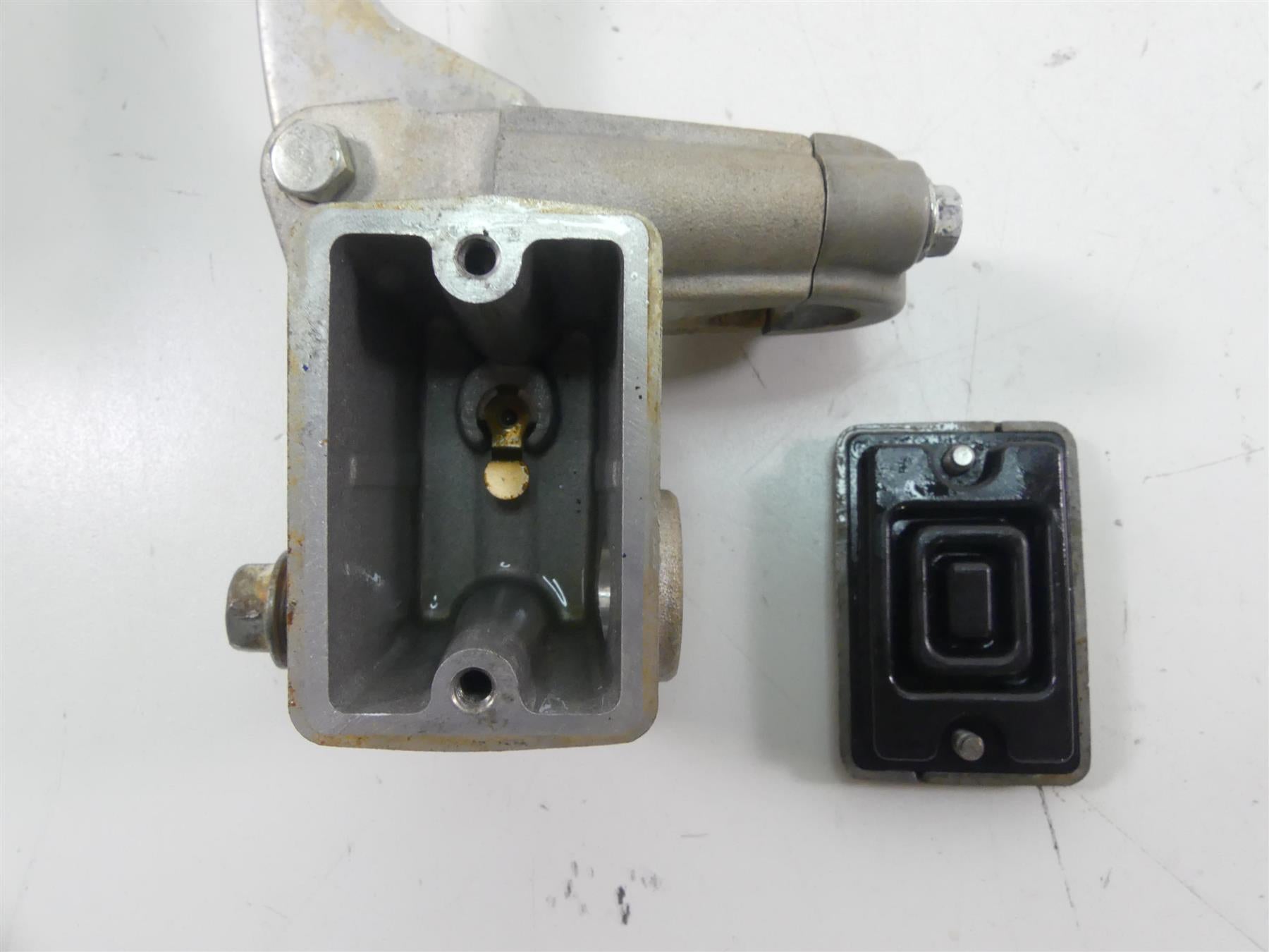 2020 Yamaha YFM 700 Raptor Front 1/2" Brake Master Cylinder 1PE-2583T-00-00 {{ shop.shopifyCountryName }} - Mototech271