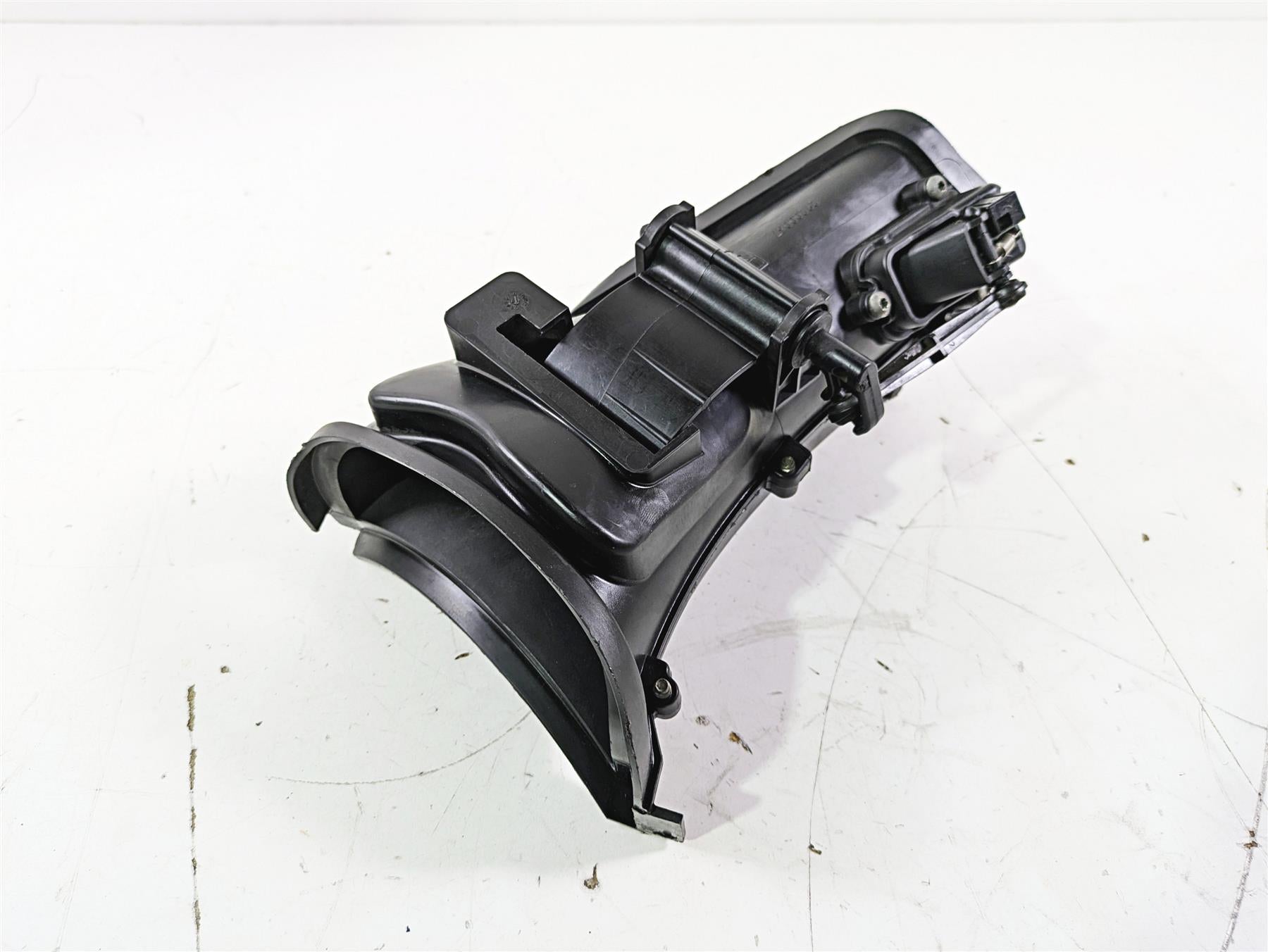 2016 Harley Touring FLTRX Road Glide Right Air Duct Vent Part READ 29200067 {{ shop.shopifyCountryName }} - Mototech271