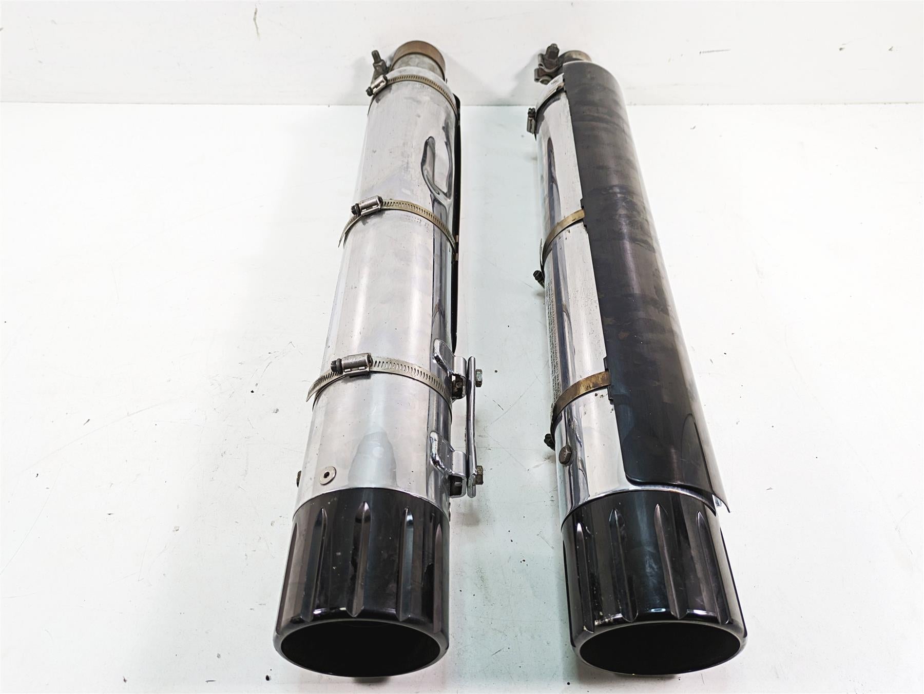 2018 Harley Touring FLHXSE CVO Street Glide Exhaust Pipe Muffler Set 64900732 {{ shop.shopifyCountryName }} - Mototech271
