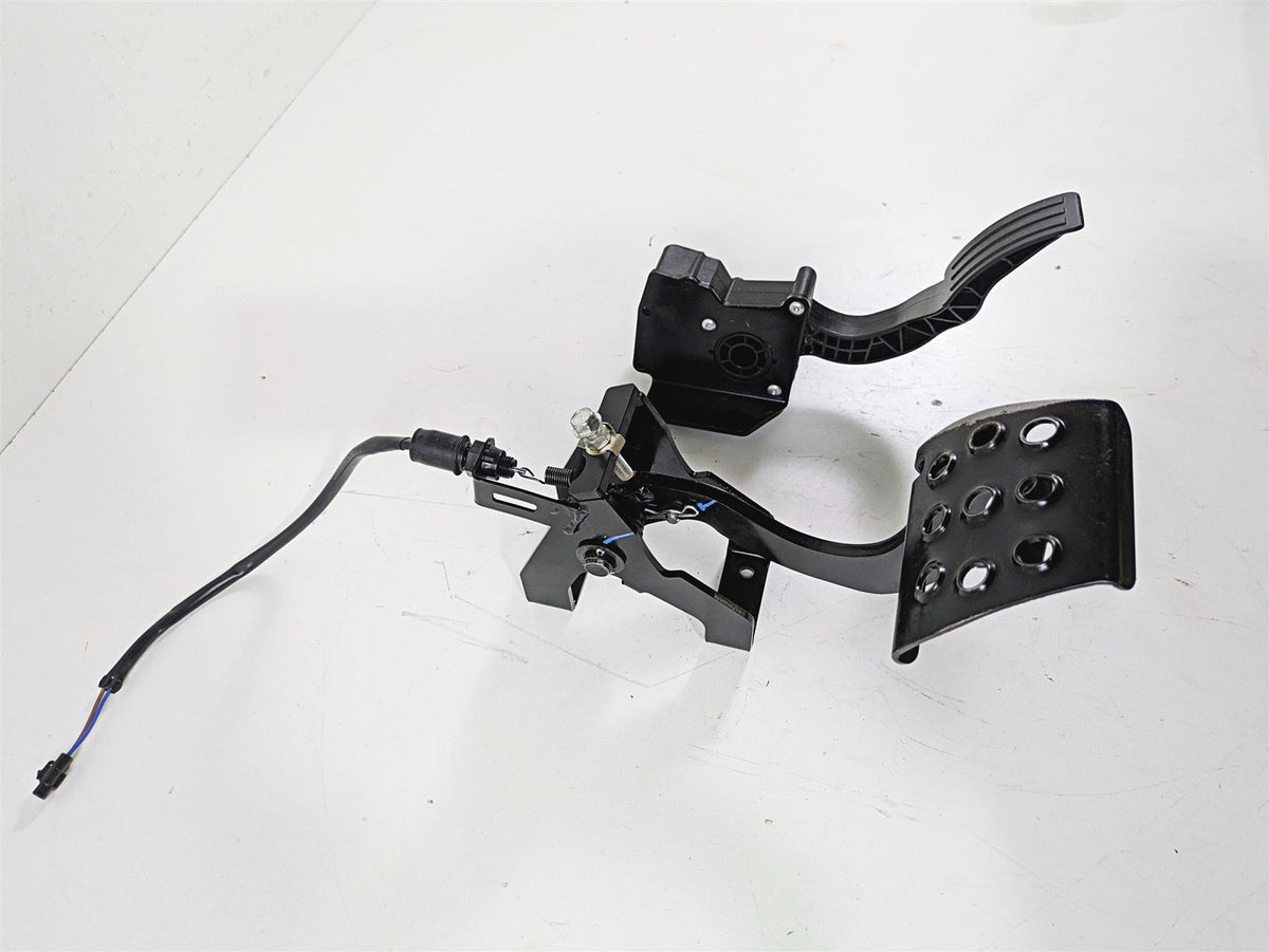 2023 Kawasaki Teryx KRX KRF 1000 C Foot Brake Accelerator Pedal Set 39075-0033 {{ shop.shopifyCountryName }} - Mototech271