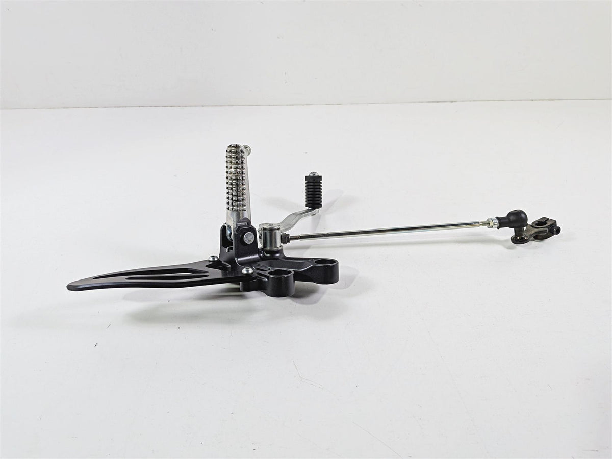 2025 Yamaha YZF R7 Nice Left Front Foot Peg & Shifter BEB-27442-00 BEB-18110-00 {{ shop.shopifyCountryName }} - Mototech271