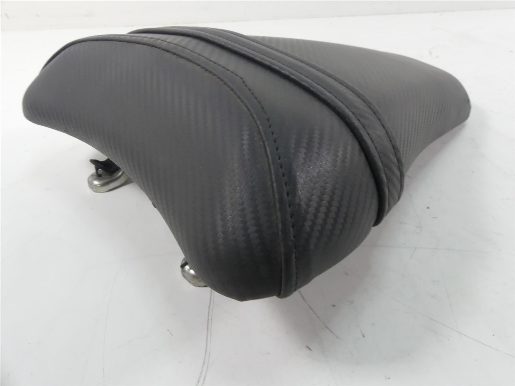 2006 Ducati 999 Biposto Rear Passenger Pillion Saddle Seat - No Tears 59510561A {{ shop.shopifyCountryName }} - Mototech271