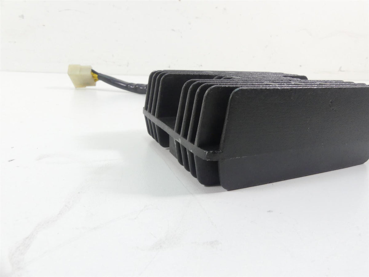 2002 Triumph Bonneville America Rectifier Voltage Regulator T1300889 {{ shop.shopifyCountryName }} - Mototech271