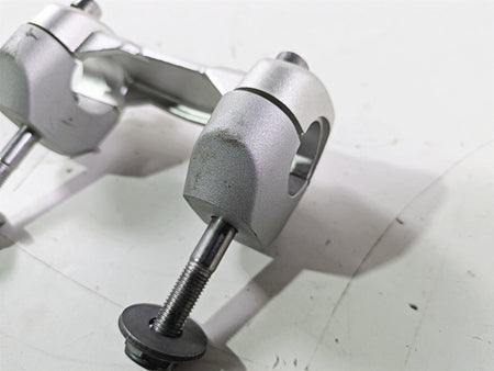 2019 Triumph Speed Triple RS 1050 Handlebar Holder Riser Set T2042064 T2041599 {{ shop.shopifyCountryName }} - Mototech271