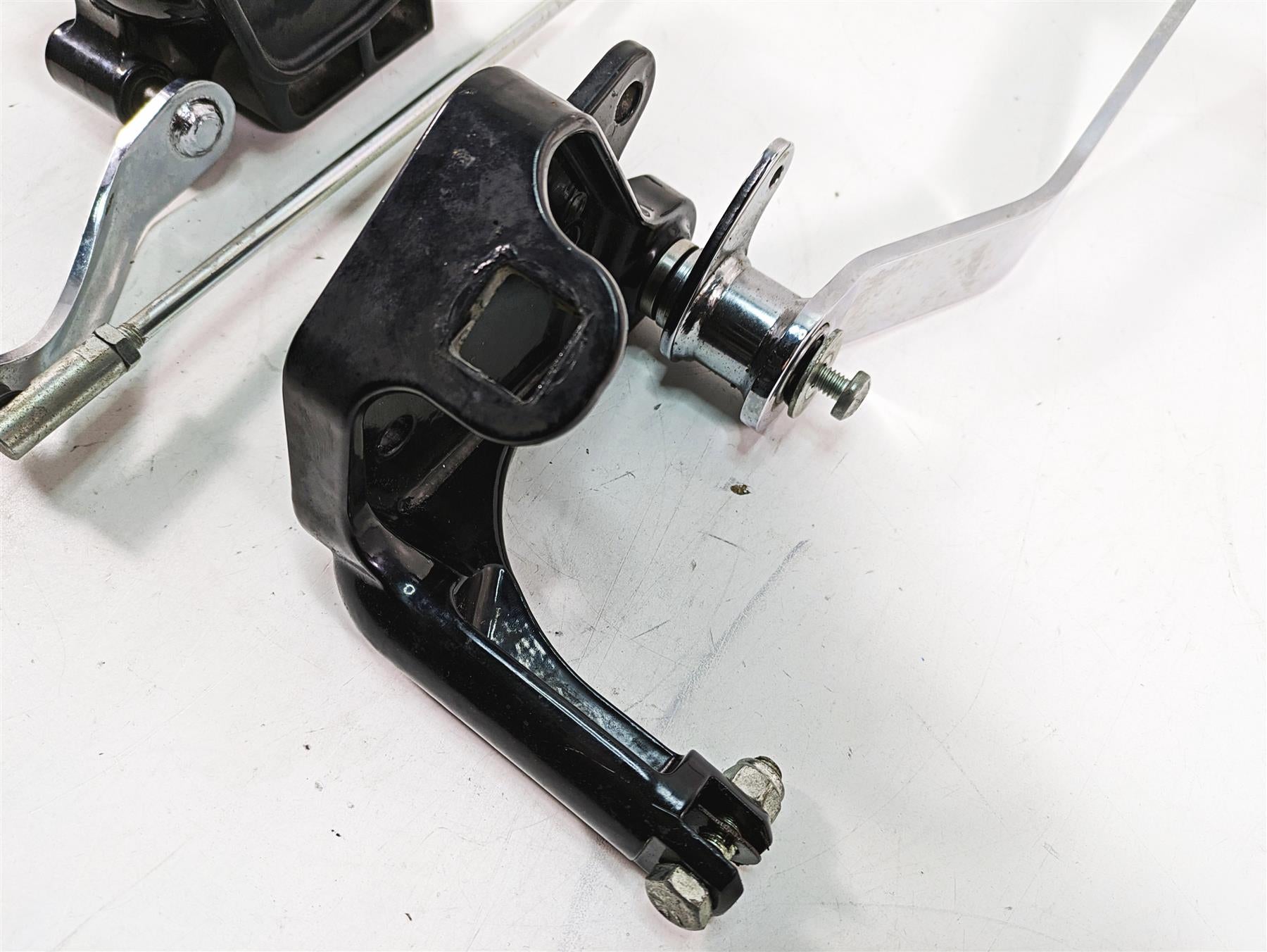 2006 Harley Softail FXSTSI Springer Left Right Footpeg Mount Brake Ped 33683-00 {{ shop.shopifyCountryName }} - Mototech271