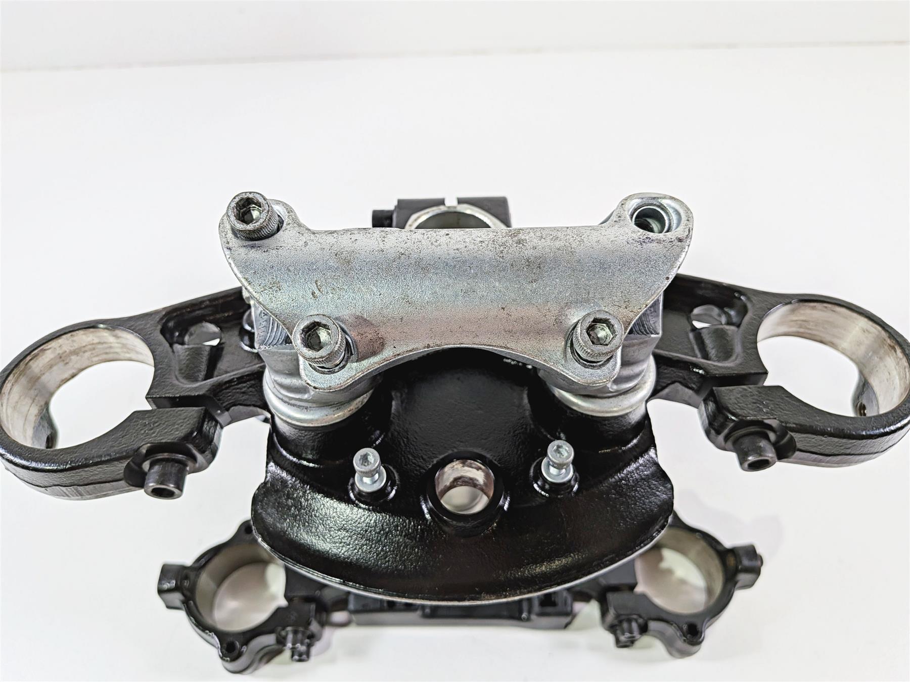 2016 Harley Touring FLHX Street Glide Upper Lower Triple Tree Riser Set 45900091 {{ shop.shopifyCountryName }} - Mototech271