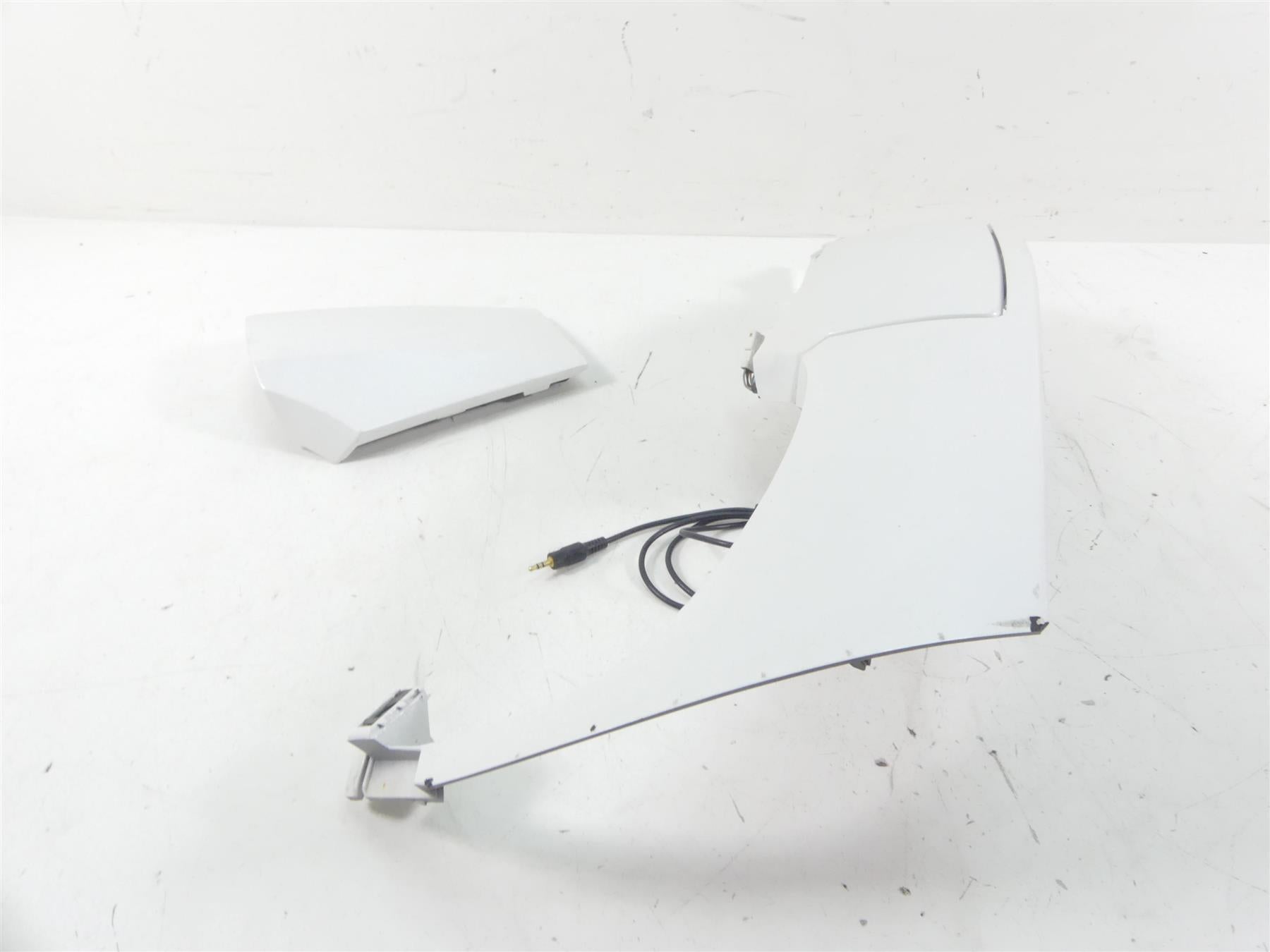 2011 Victory Vision Tour Left Storage Box Fairing Cover Cowl Set 5438102 {{ shop.shopifyCountryName }} - Mototech271