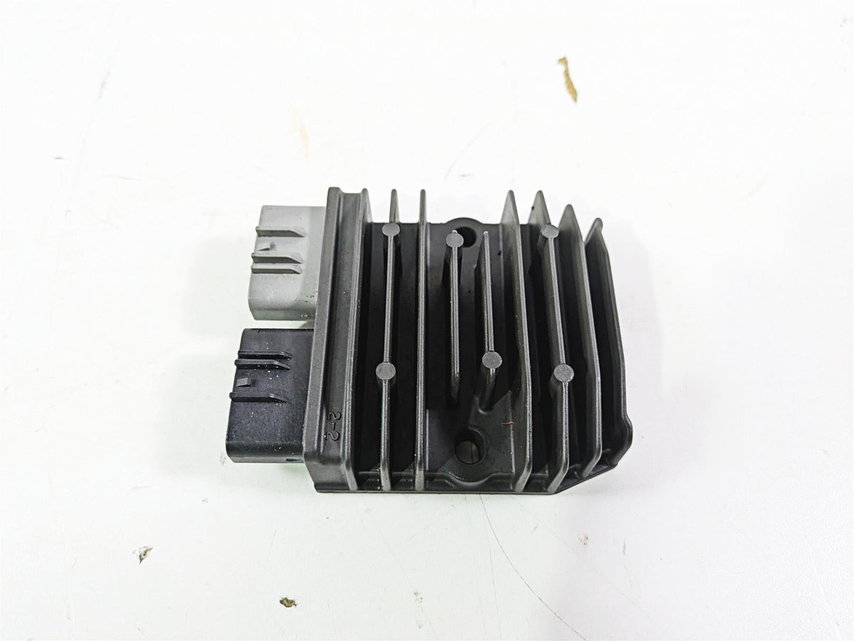2023 Ducati Monster 937 SP Rectifier Voltage Regulator 54040321A SH821AA {{ shop.shopifyCountryName }} - Mototech271