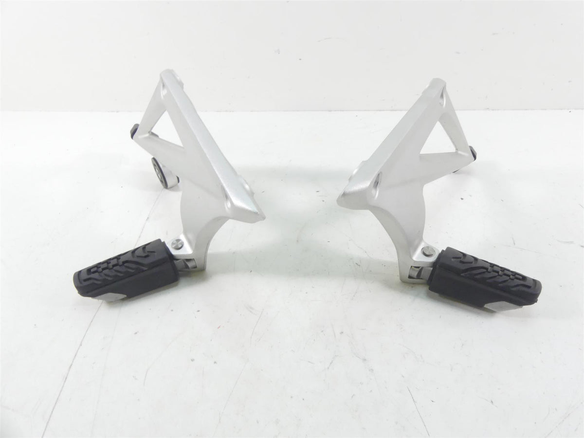 2017 BMW R1200RT K52 Rear Passenger Footpeg Set 46718534789 46718534790 {{ shop.shopifyCountryName }} - Mototech271