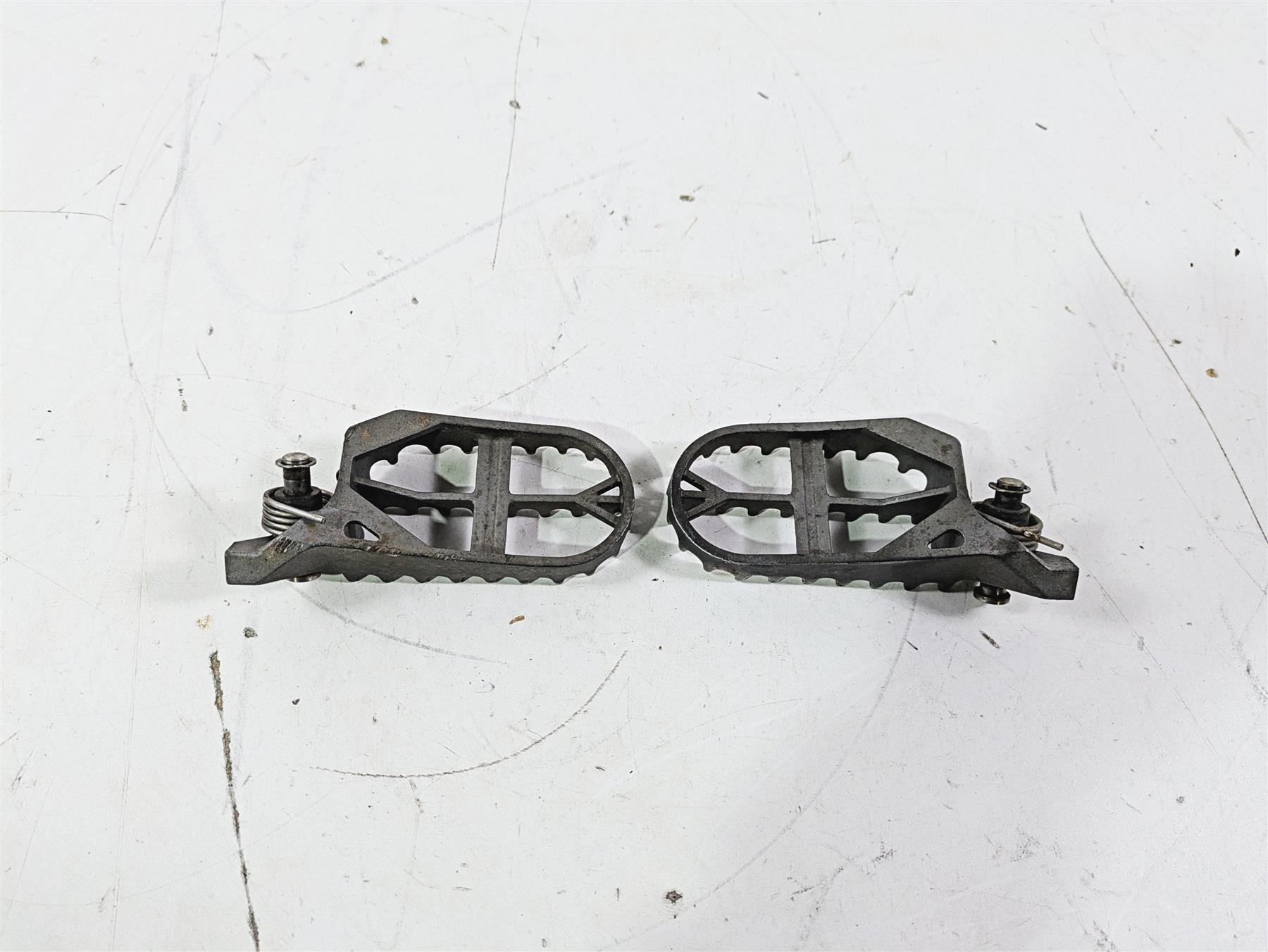 2015 BMW R1200GS Adv K51 Oem Rider Footpeg Foot Peg Set 46718529843 46718529844 {{ shop.shopifyCountryName }} - Mototech271