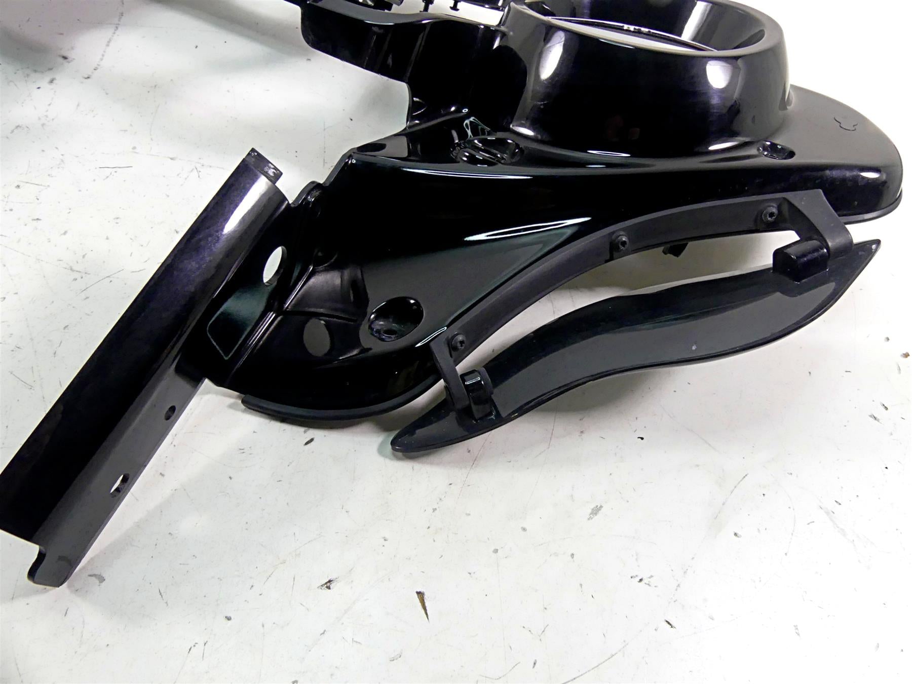 2015 Harley Touring FLHXS Street Glide Inner Front Fairing Cover 570000111 {{ shop.shopifyCountryName }} - Mototech271