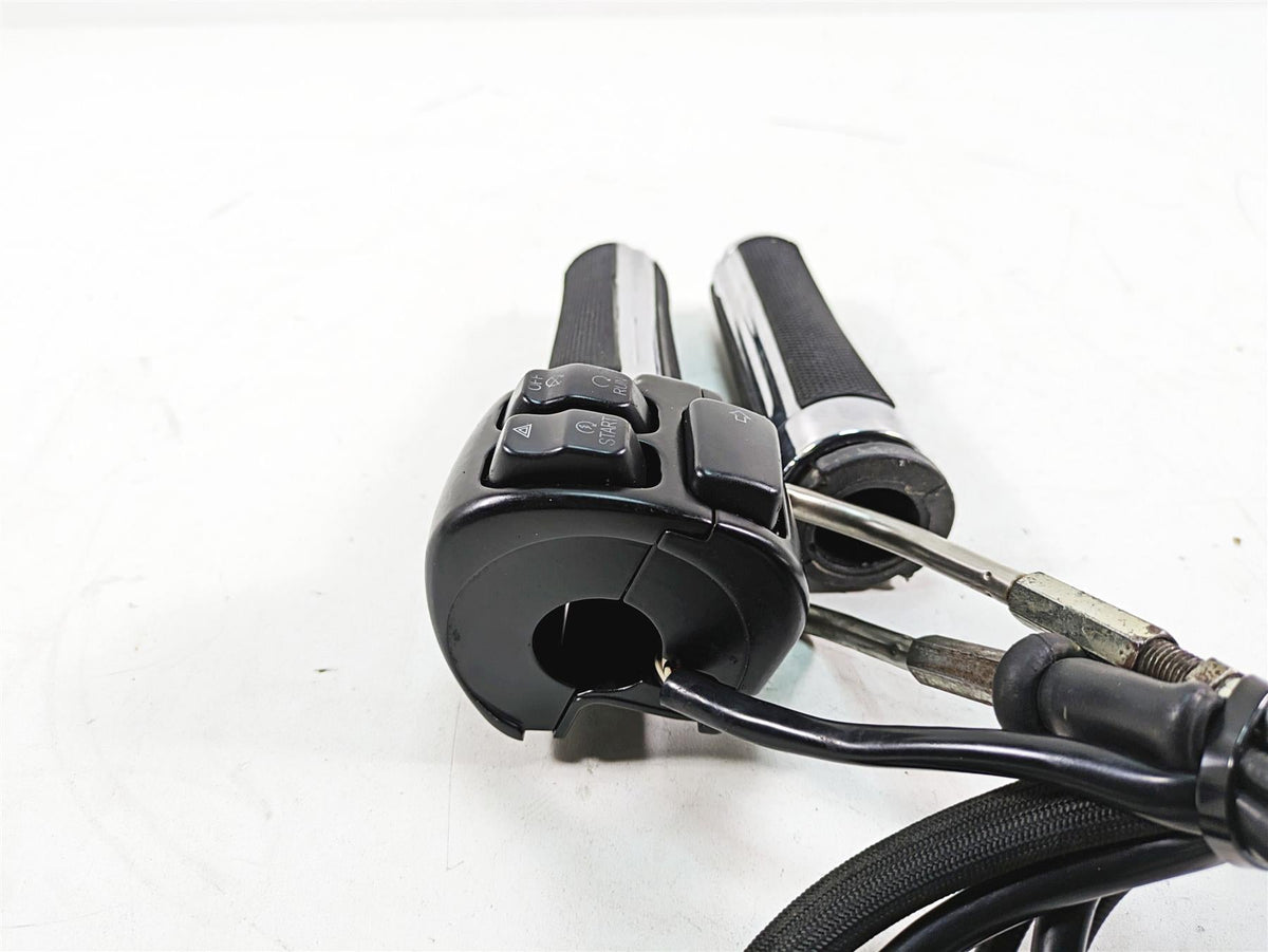 2012 Harley FLD Dyna Switchback Right Control Switch Throttle Grip Set 72948-12 {{ shop.shopifyCountryName }} - Mototech271