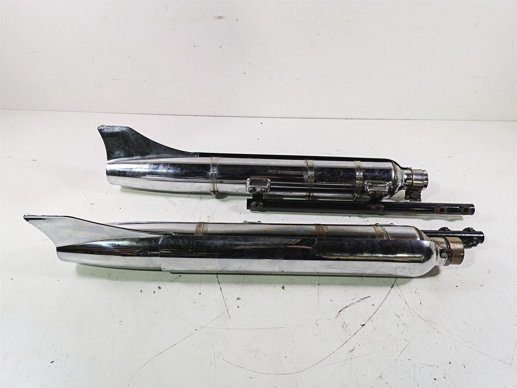 2005 Harley Softail FLSTSCI Heritage Springer Exhaust Pipe Muffler READ 65751-05