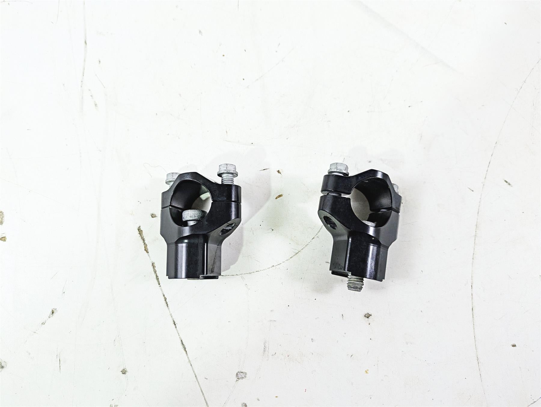 2022 KTM 1290 Super Adventure S Handlebar Riser Holder Set 00050000927 {{ shop.shopifyCountryName }} - Mototech271