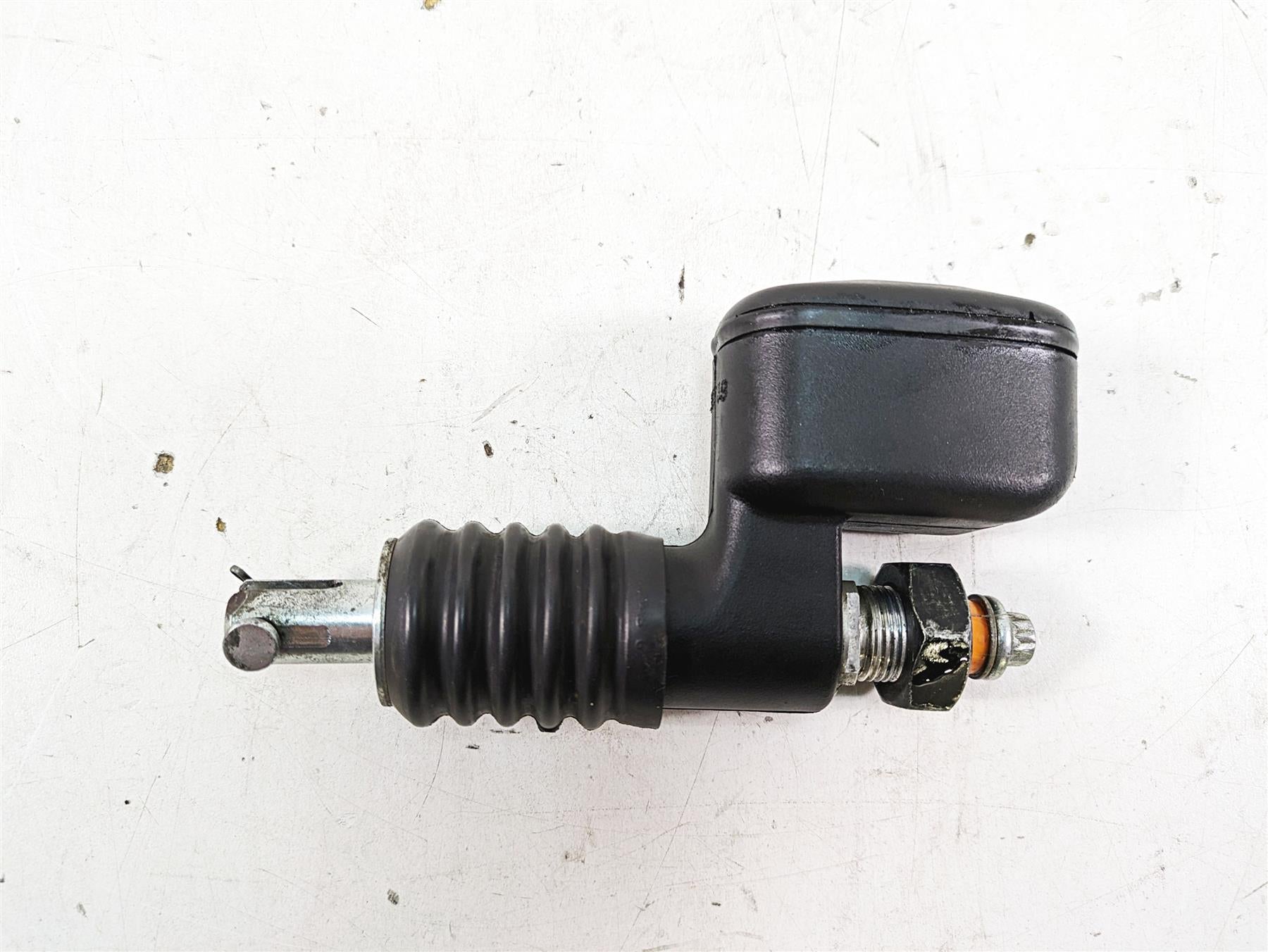2006 Harley FLSTI Softail Heritage Rear Brake Master Cylinder 41767-05E {{ shop.shopifyCountryName }} - Mototech271