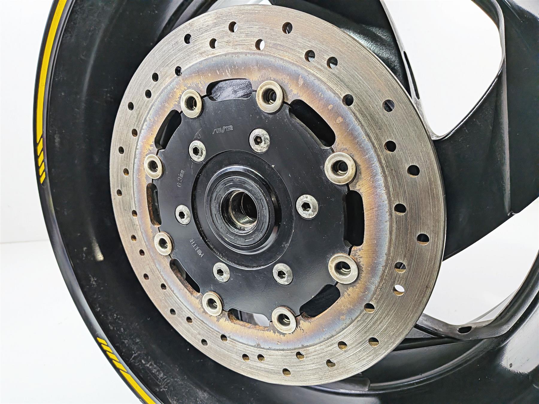 2014 Suzuki M109R VZR1800 Boulevard Straight 18x8.5 Rear Wheel 64100-48820-019 {{ shop.shopifyCountryName }} - Mototech271