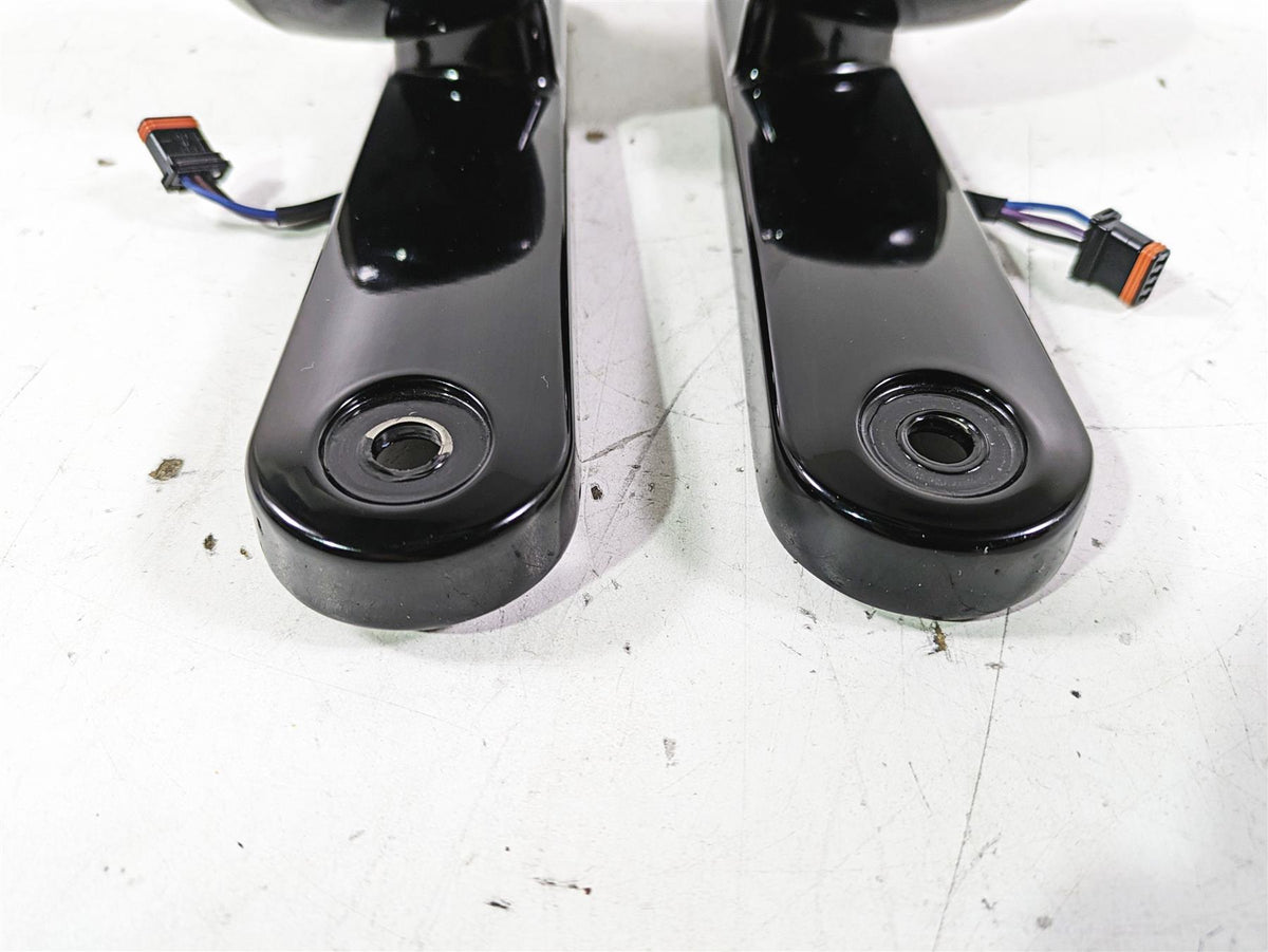 2015 Harley Touring FLHXS Street Glide Front Led Blinker & Mount Set 68000036 {{ shop.shopifyCountryName }} - Mototech271