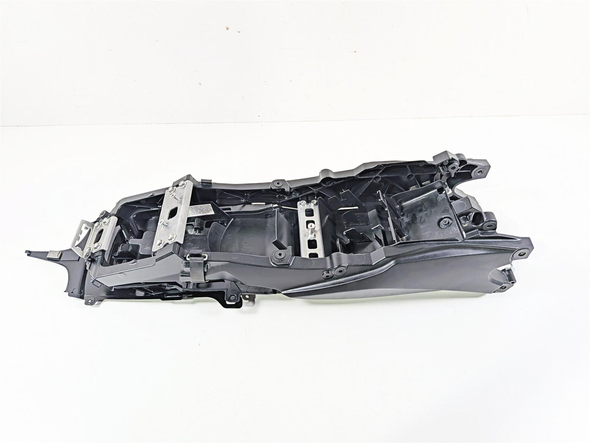2024 Suzuki GSXR600 Subframe Inner Fender Set 41221-14J00-YUG 41211-14J00-YUG {{ shop.shopifyCountryName }} - Mototech271