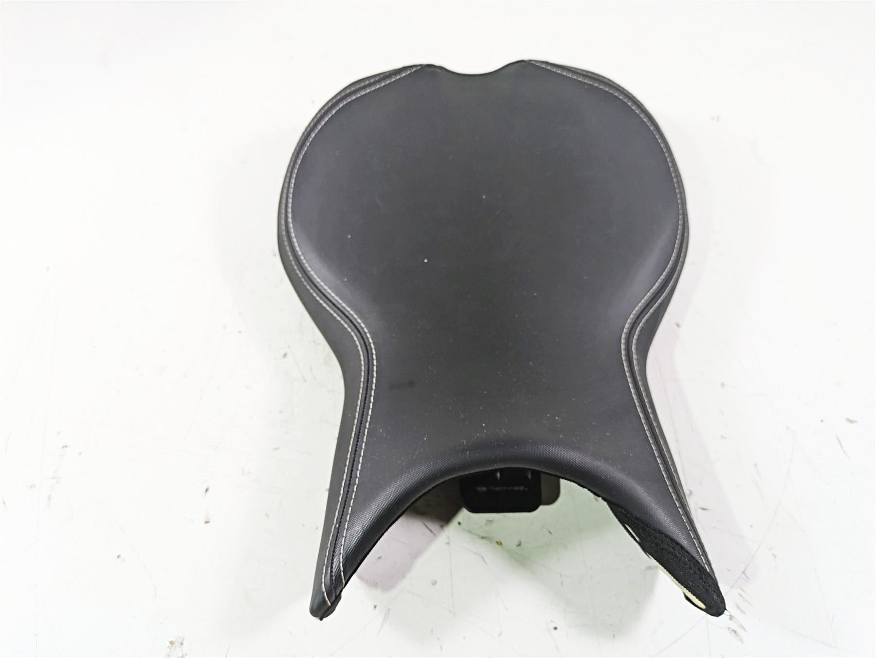 2020 Triumph Daytona 765 Moto2 Front Rider Seat Saddle T2310708 {{ shop.shopifyCountryName }} - Mototech271