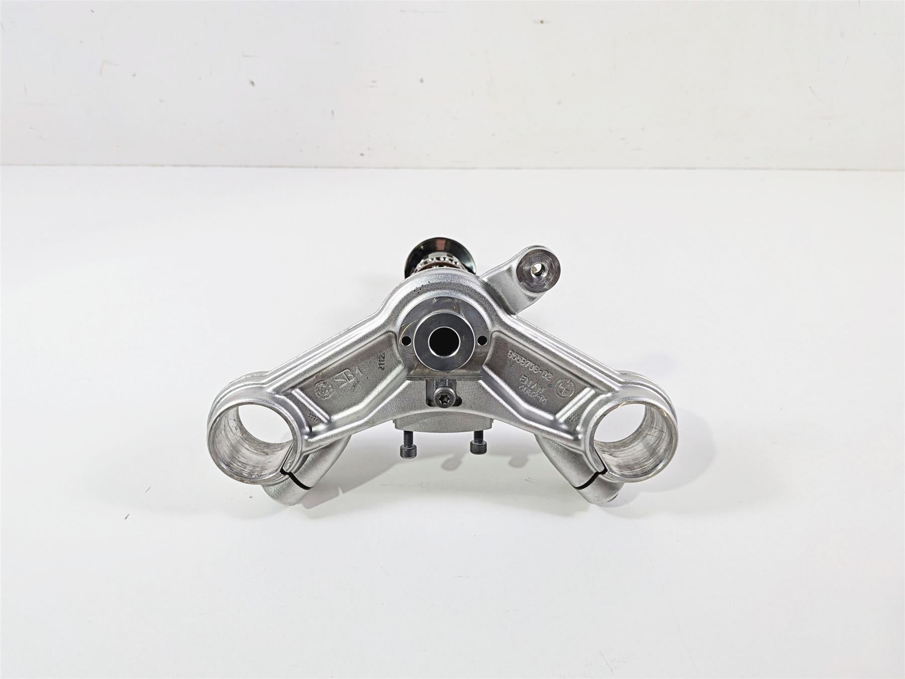 2023 BMW R nineT Scrambler K23 Lower Triple Tree Steering Clamp 31428560399 {{ shop.shopifyCountryName }} - Mototech271